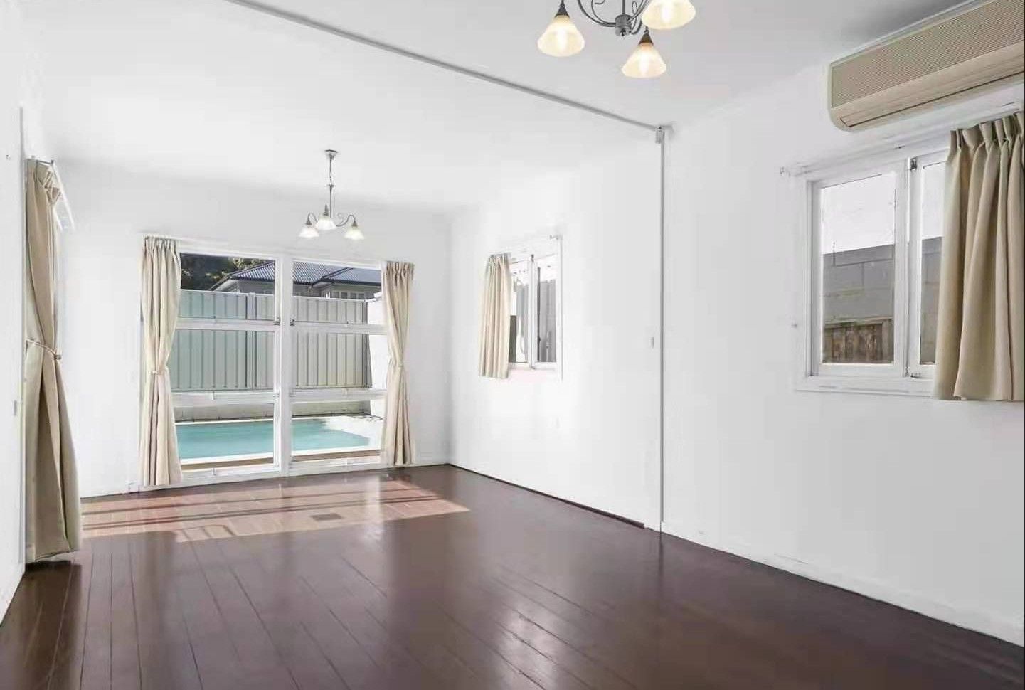 1 Harcourt Crescent, Southport, QLD 4215