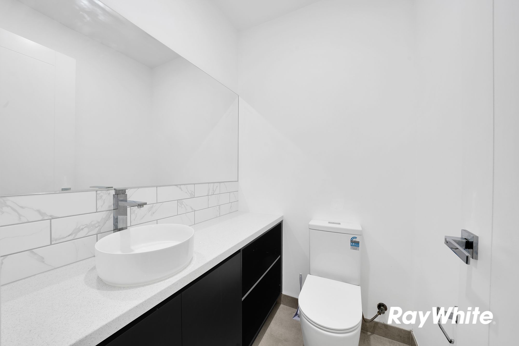 24 Byron Street — photo 16 of 19