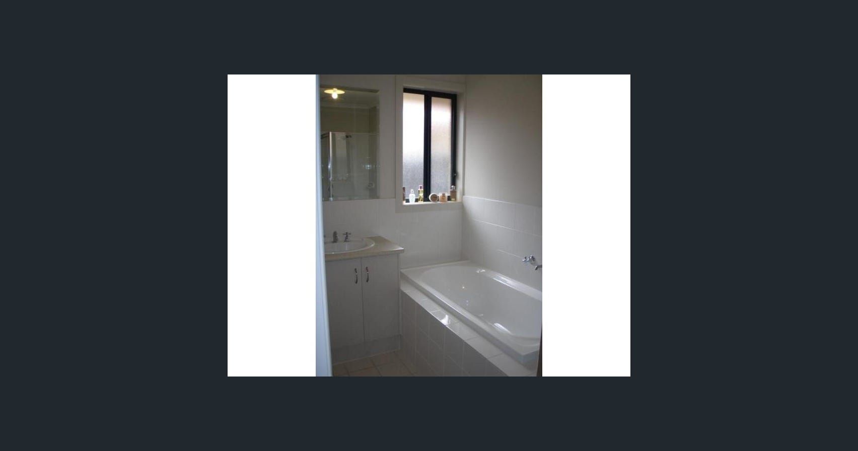 27 Wattle Crescent — photo 3 of 6
