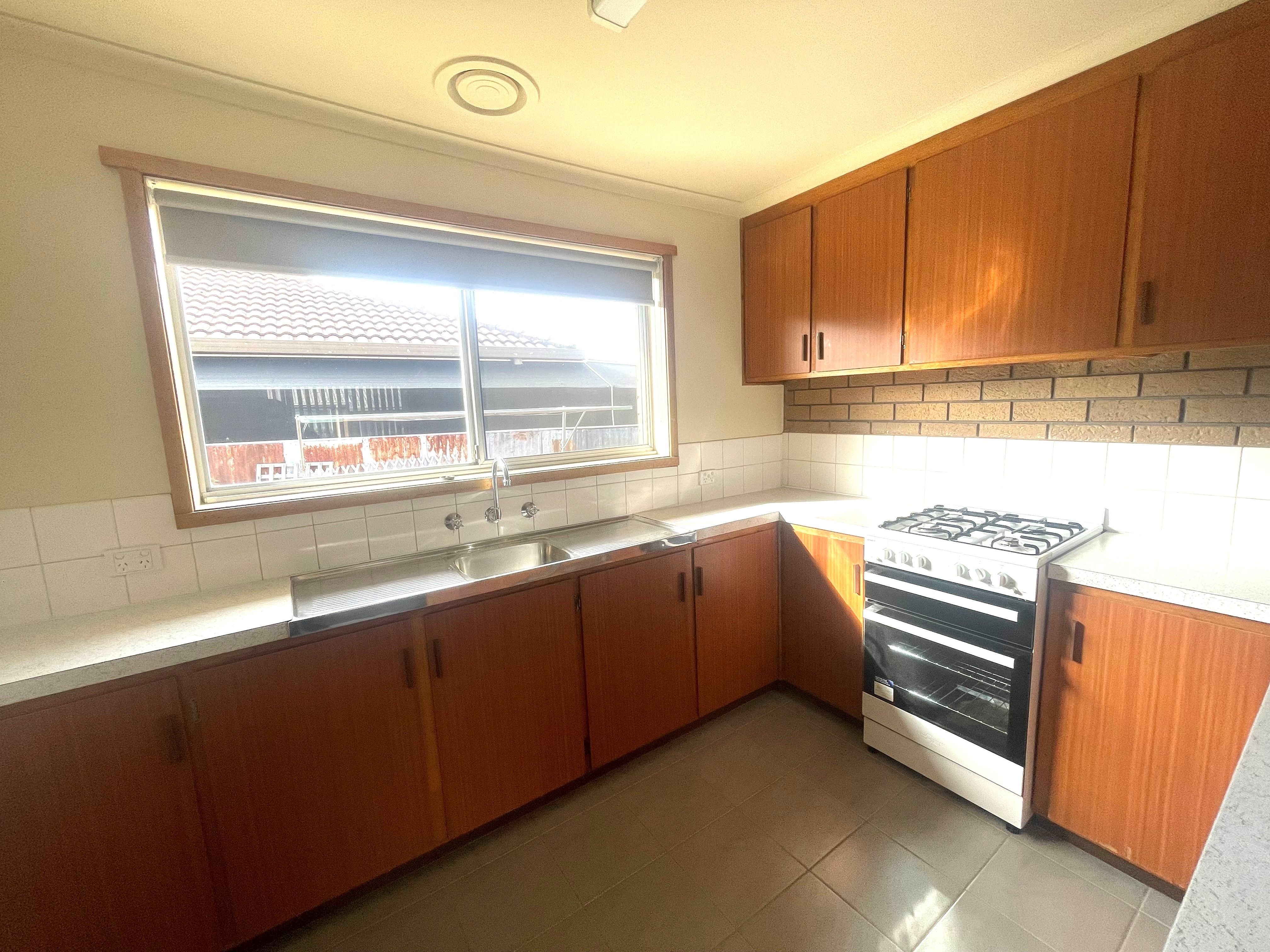 2/31 Beverin Street, Sebastopol, VIC 3356