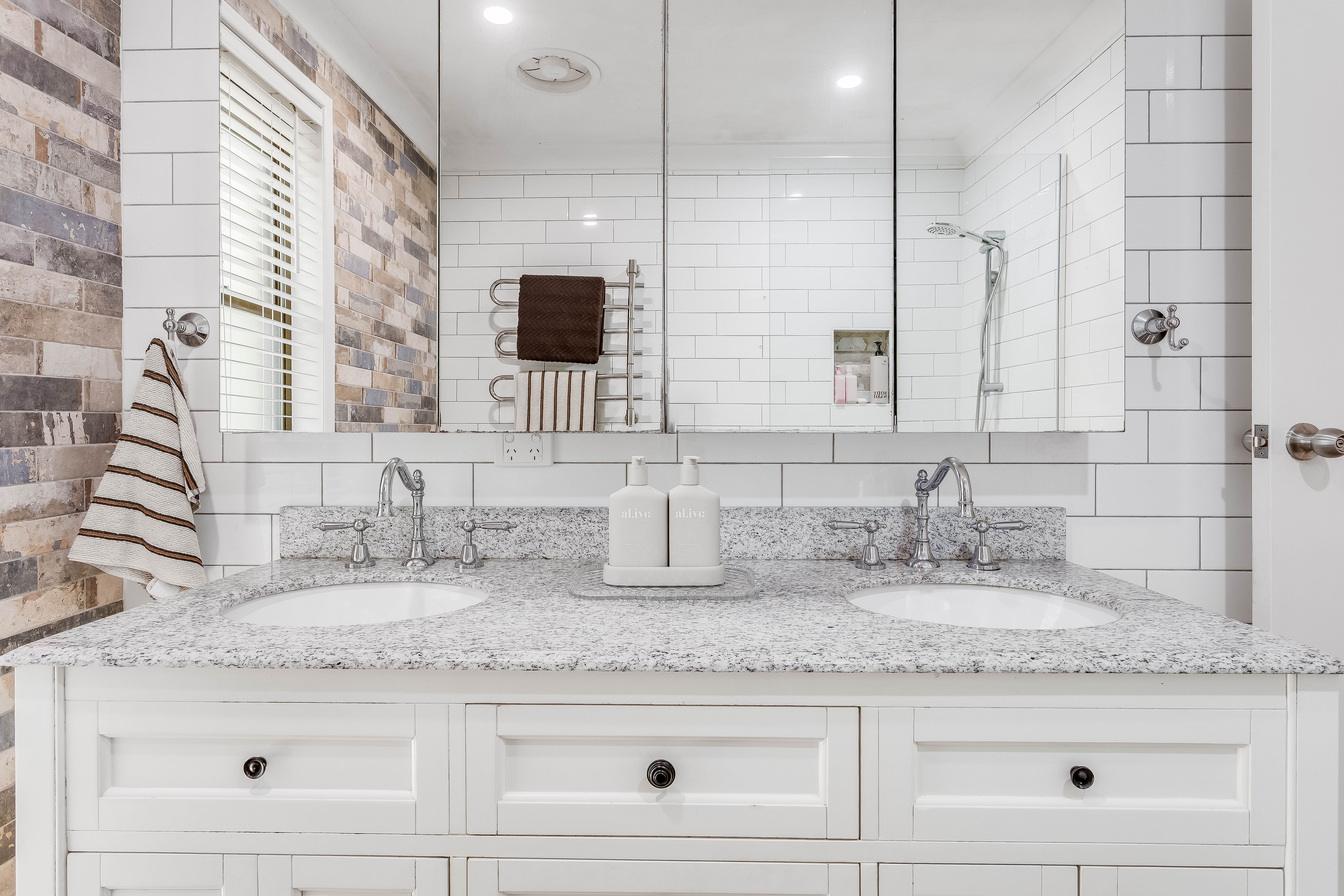 142 Mcloughlin Road — photo 9 of 24