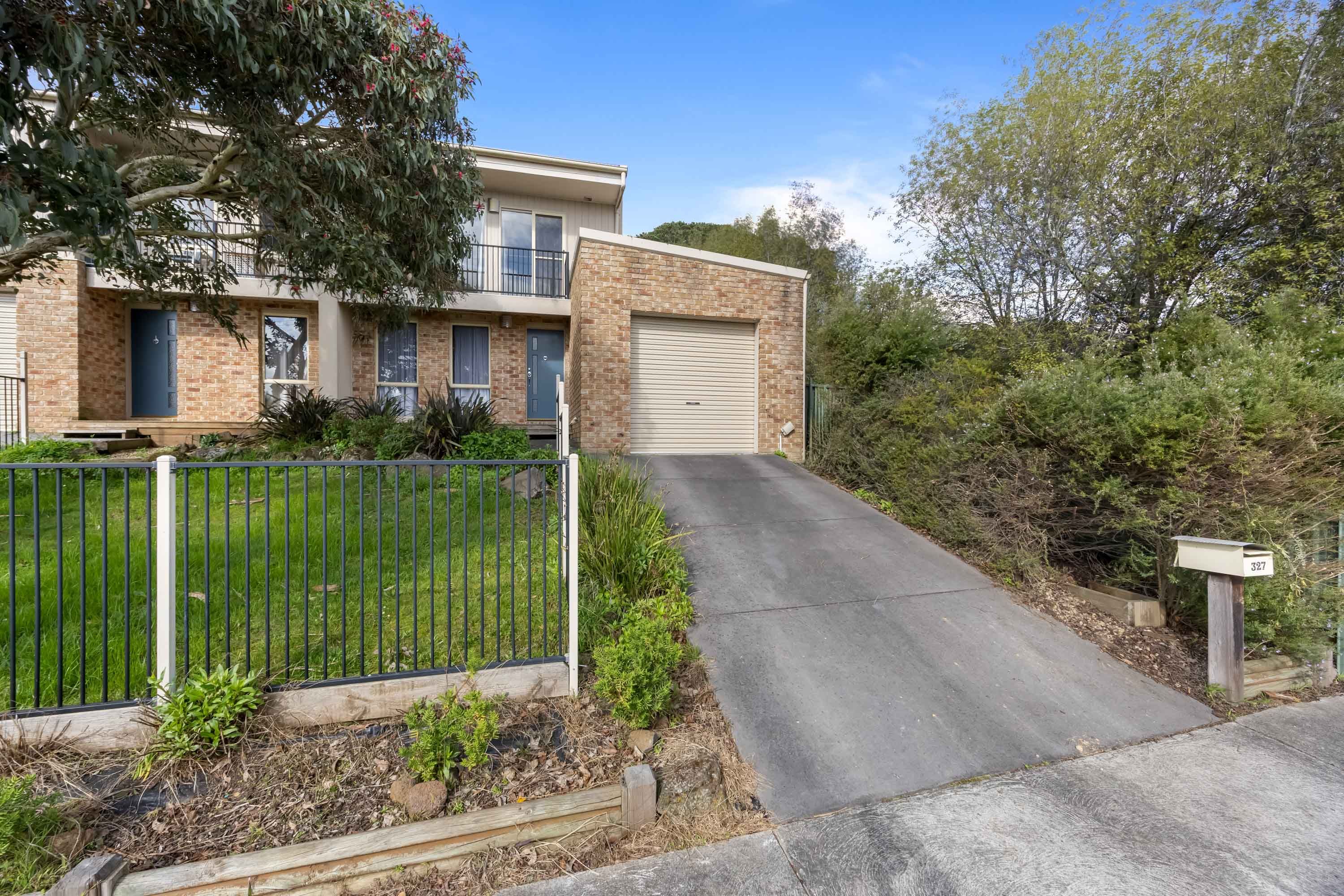 327 Richards Street — photo 12 of 12