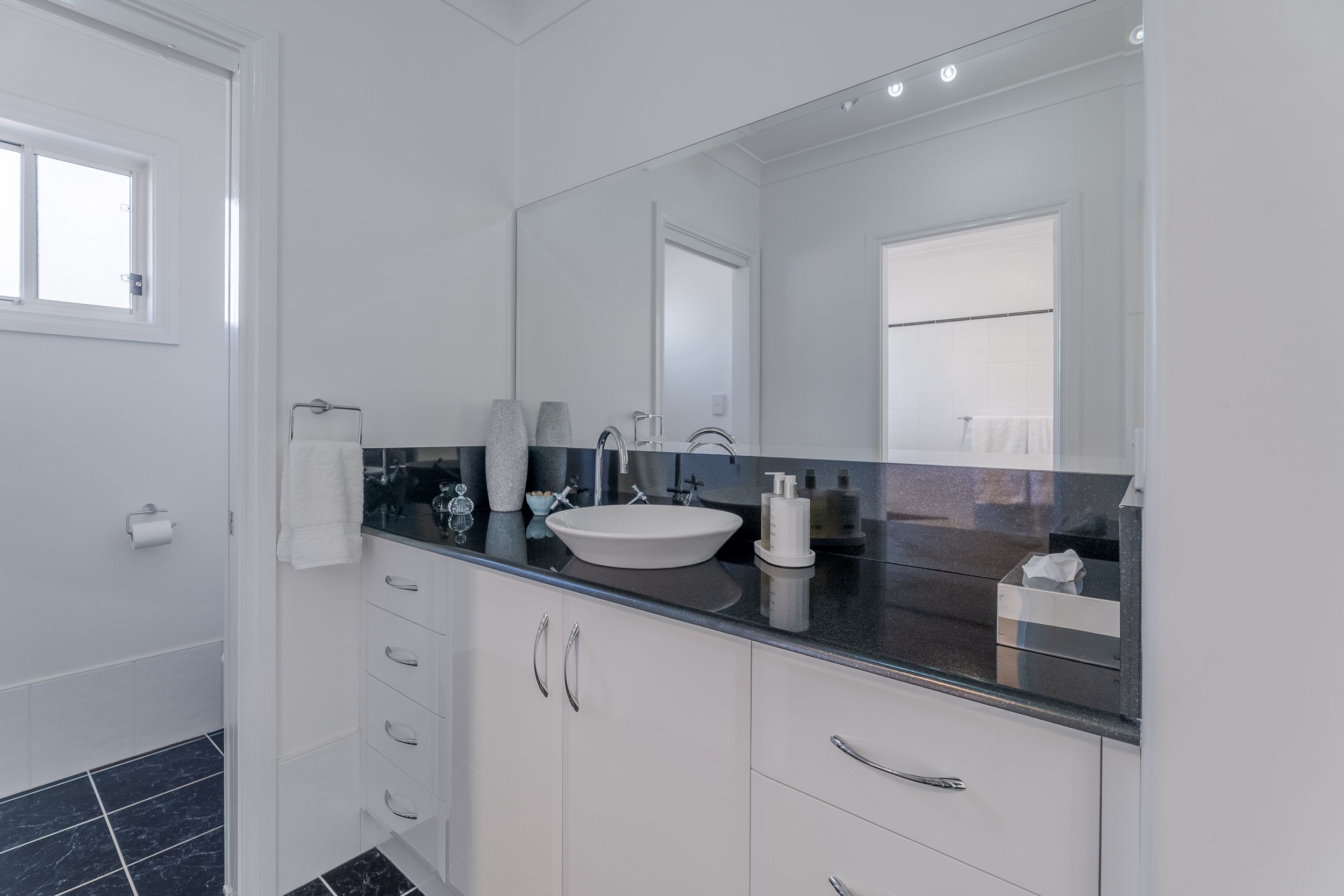 29 Thorby Avenue — photo 15 of 21