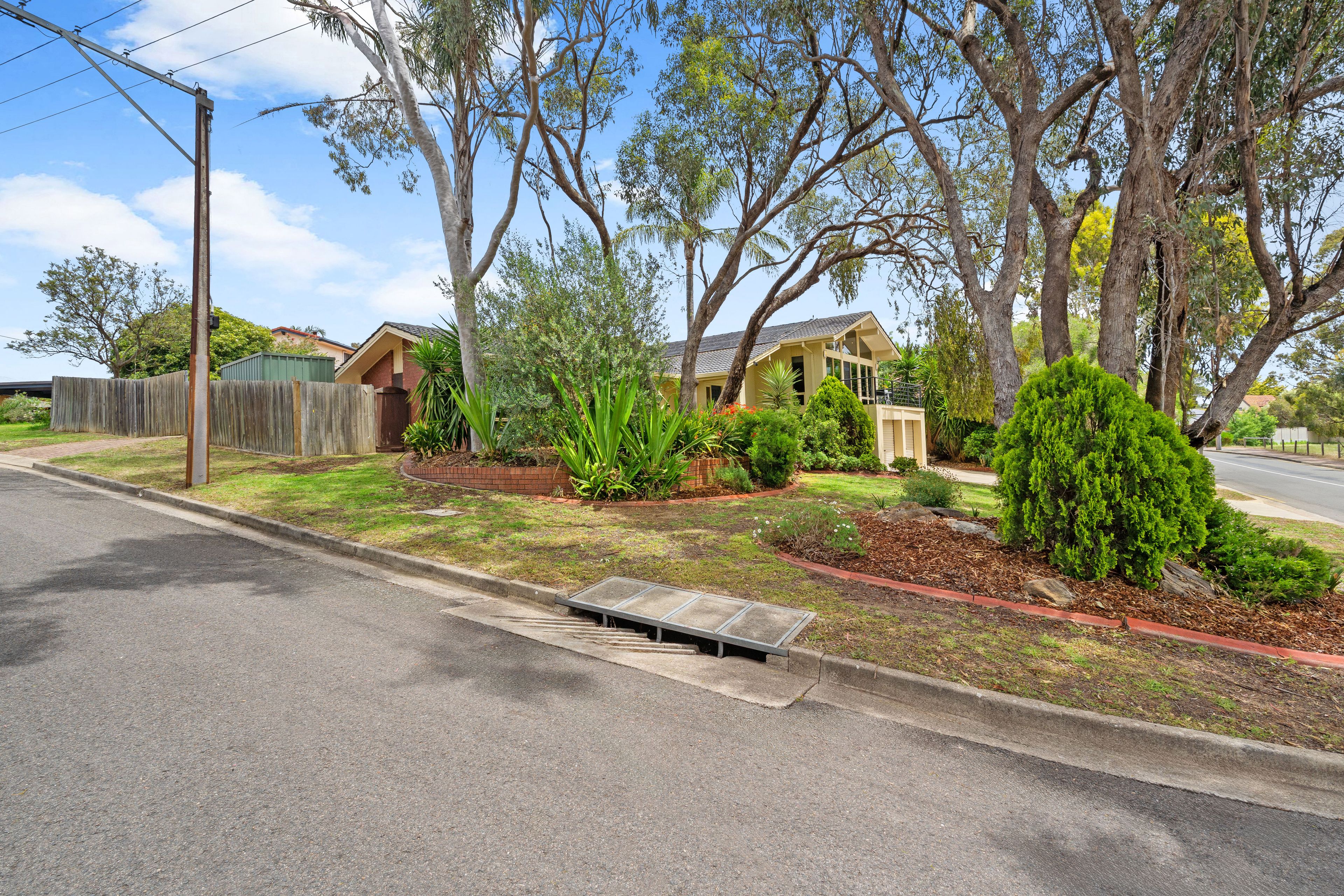8 York Drive, Flagstaff Hill, SA 5159
