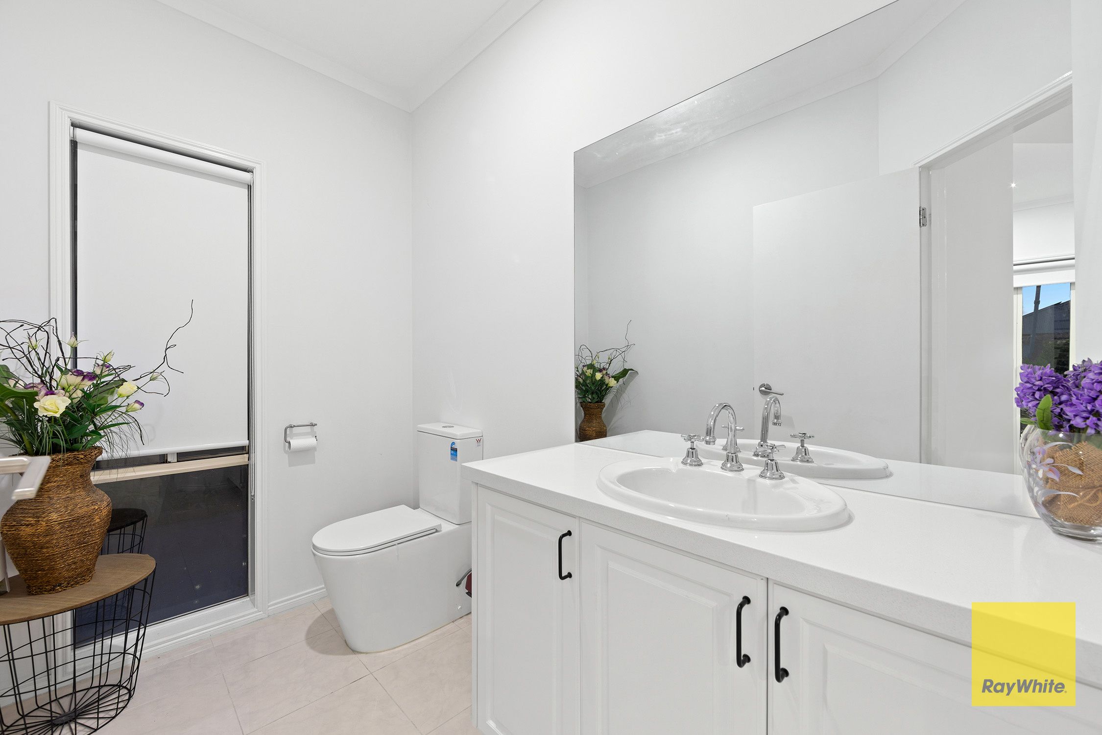 27 Abbington Crescent — photo 11 of 26