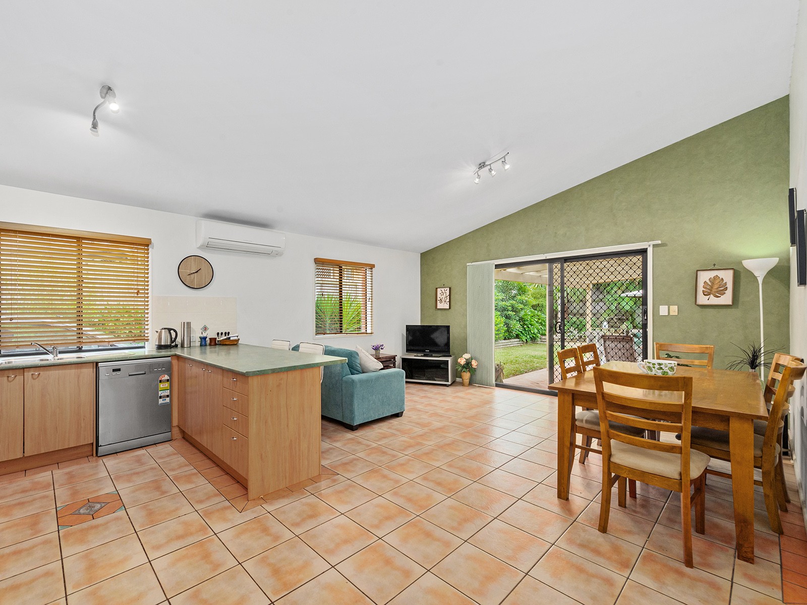 6 Denison Parade, North Lakes, QLD 4509