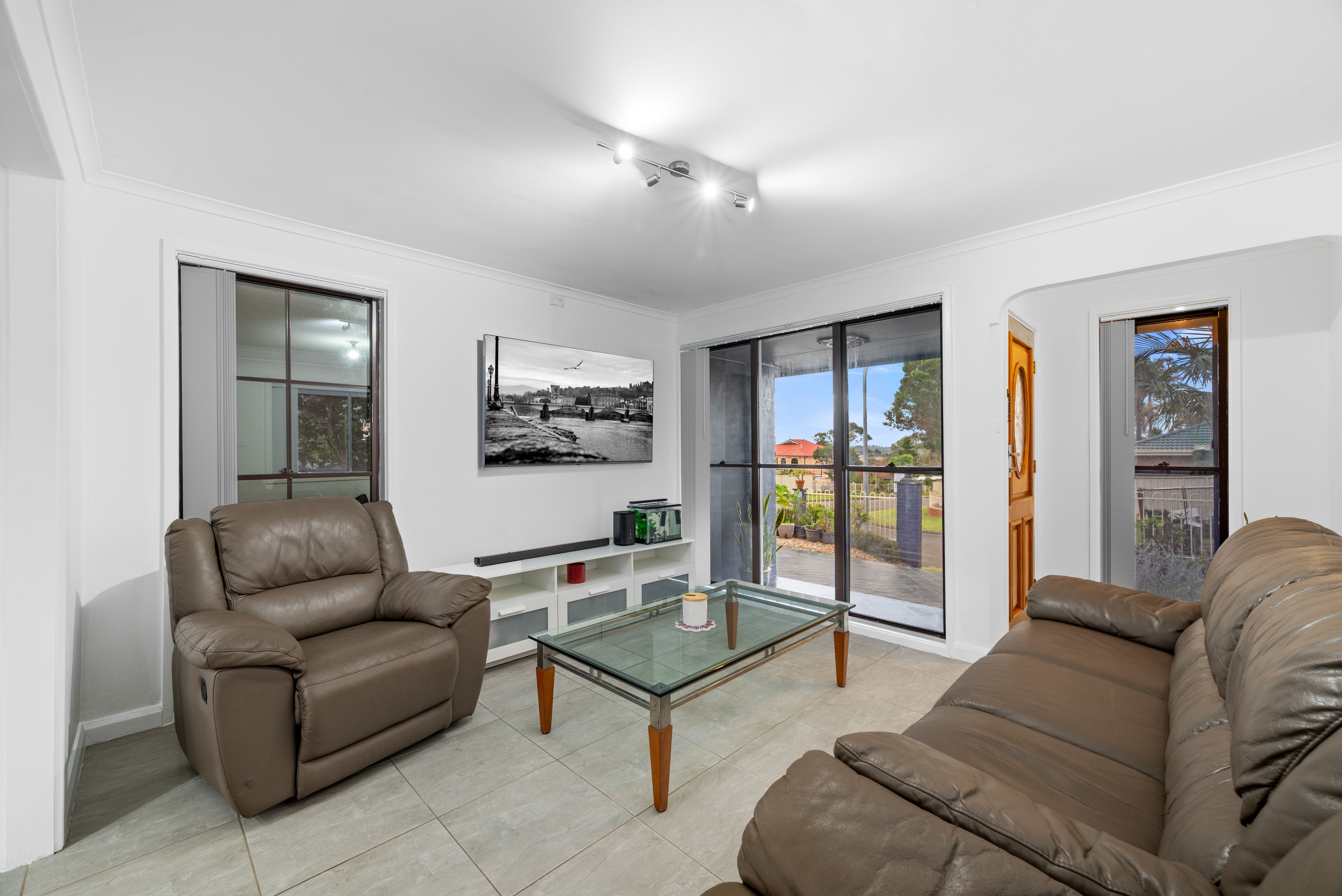 2 Ferdinand Place, Rosemeadow, NSW 2560