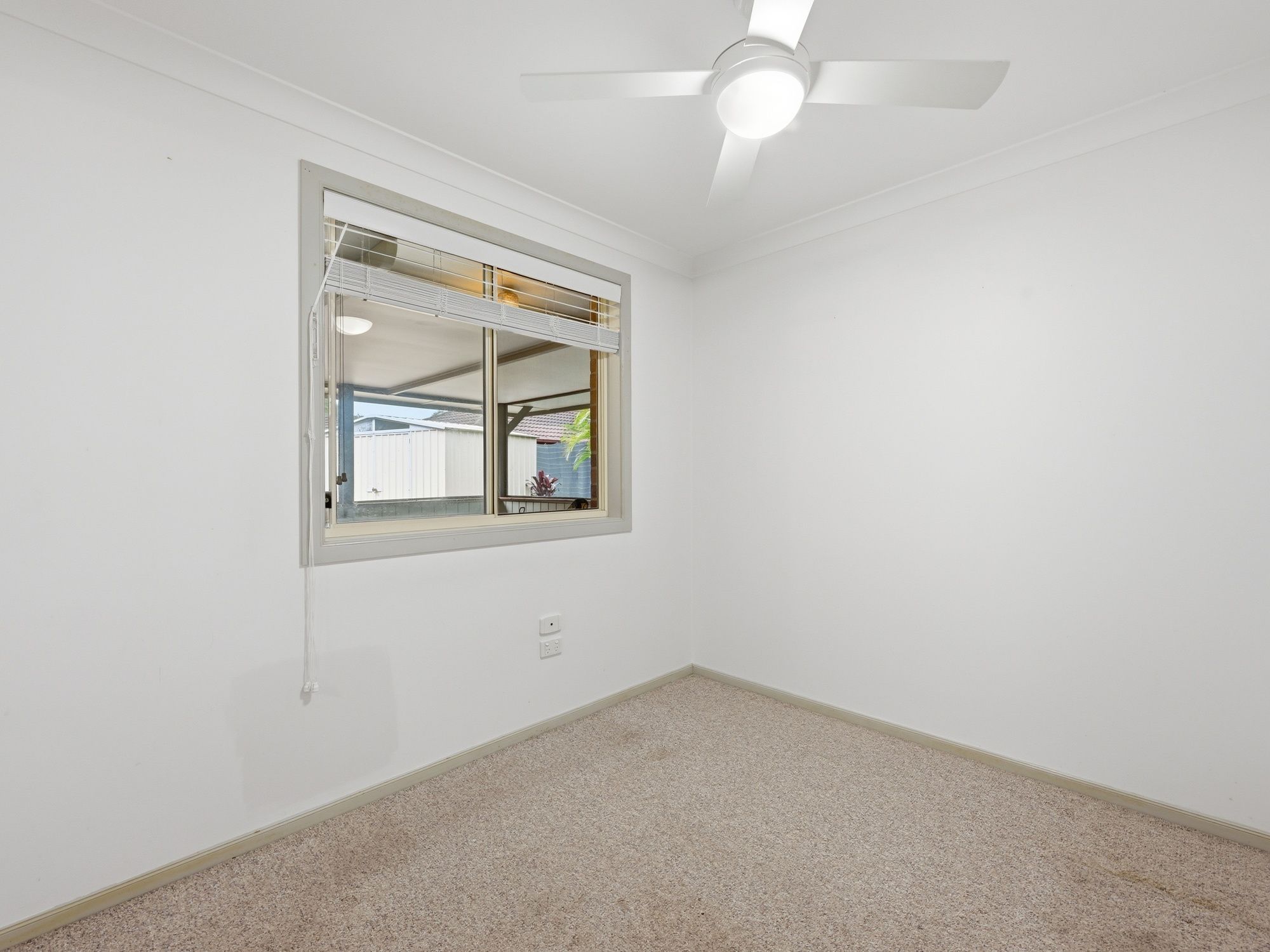 24 Meadow View Close — photo 10 of 15