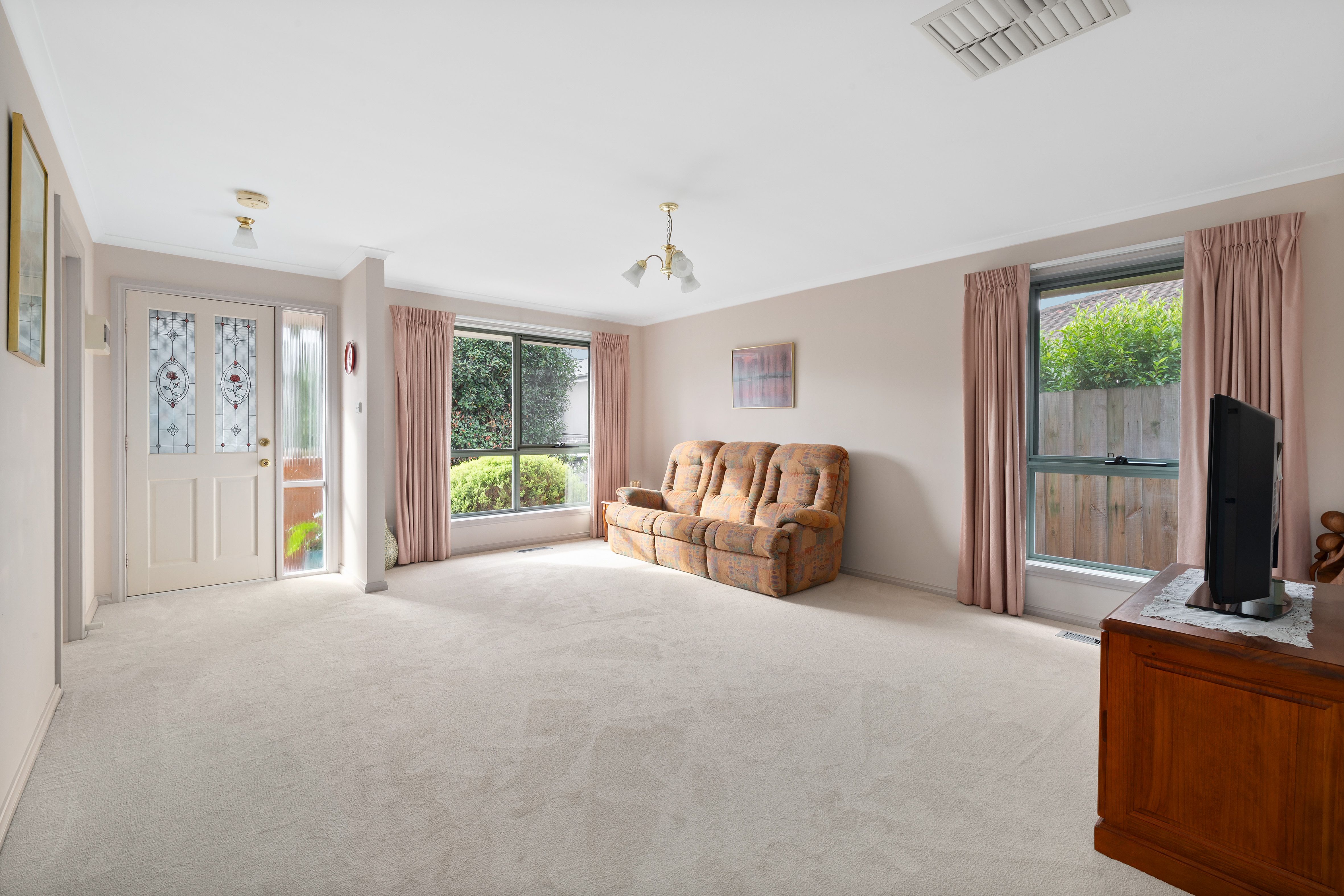 2/8 Edward Street, Macleod, VIC 3085