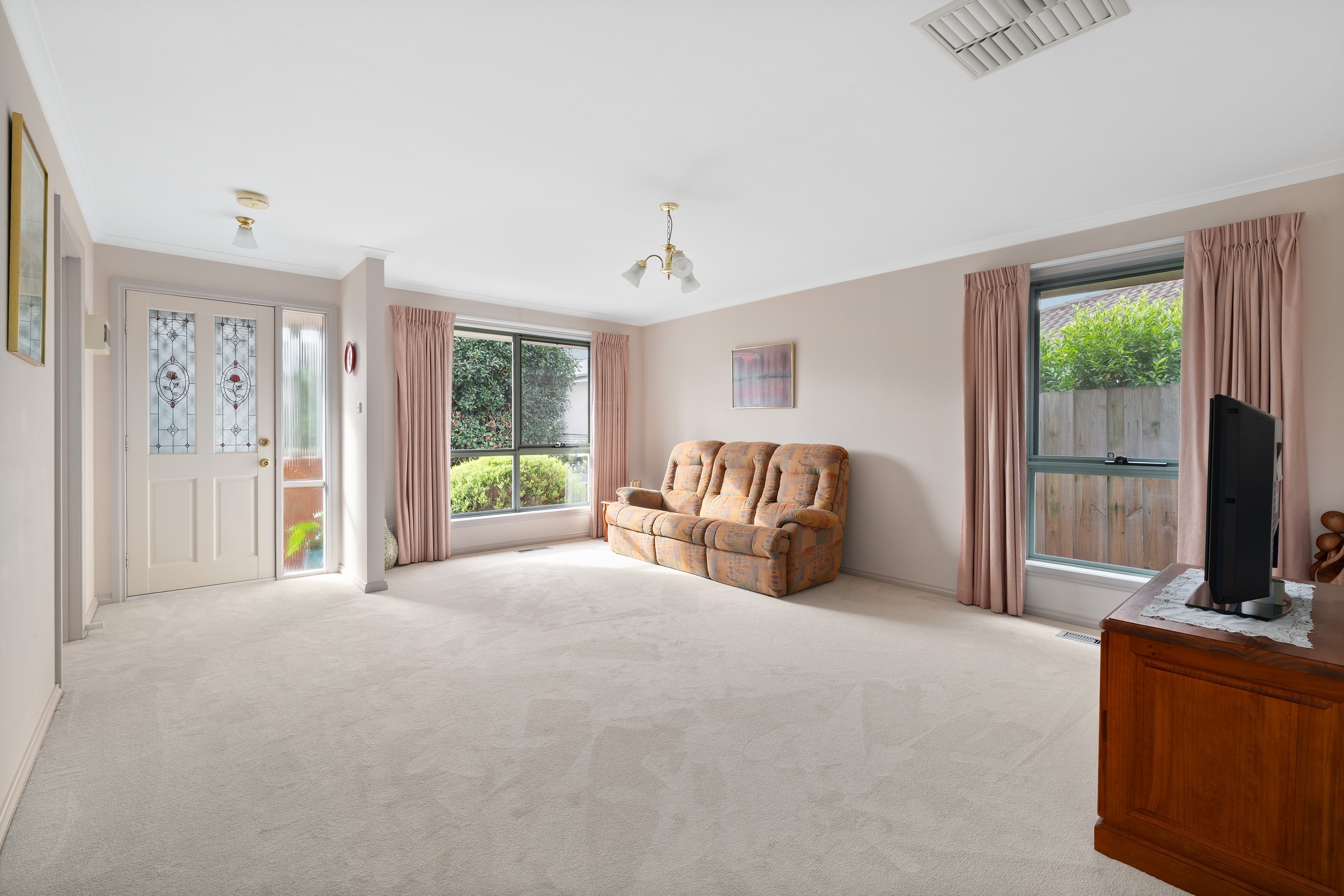 2/8 Edward Street, Macleod, VIC 3085