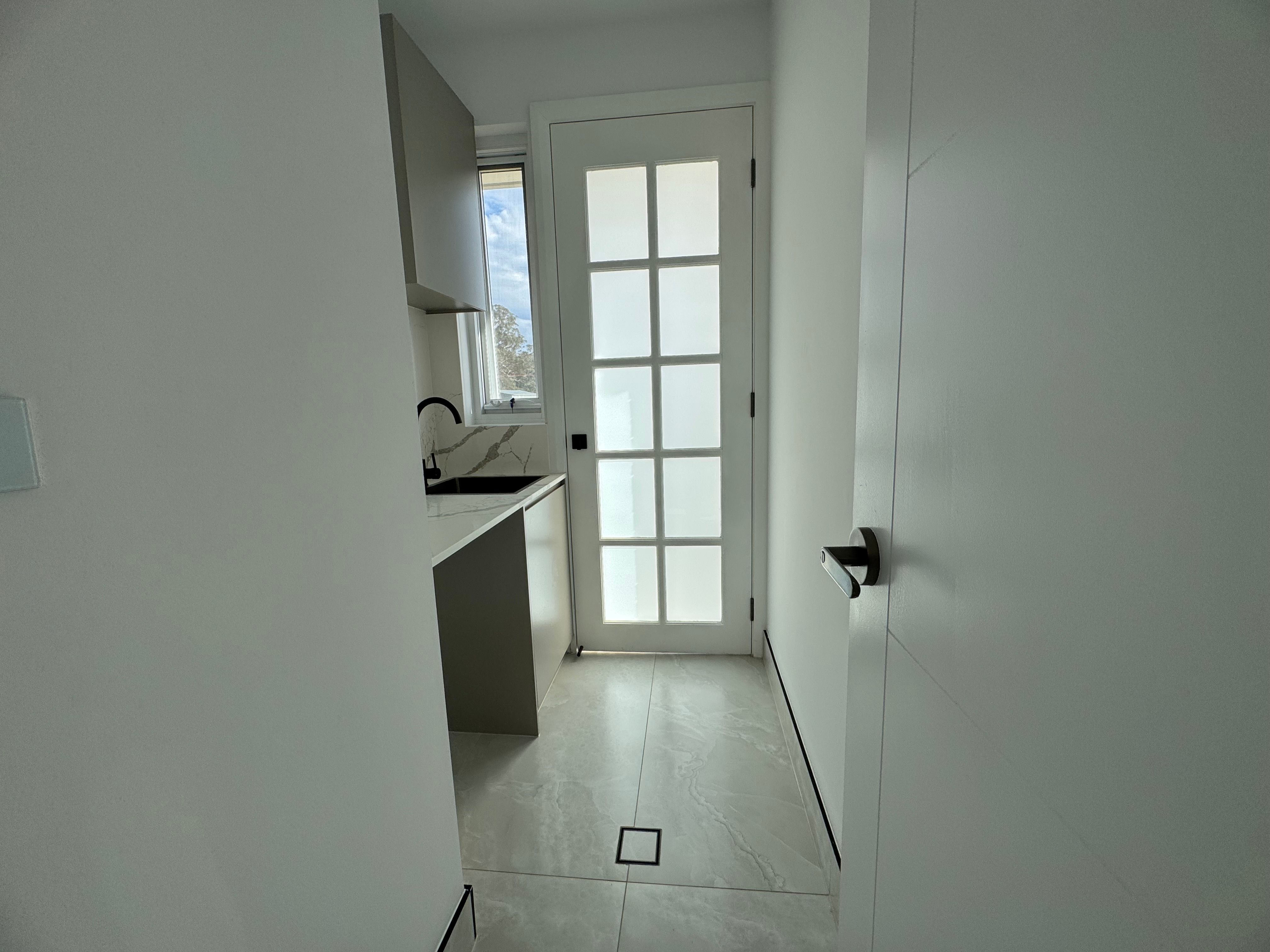 Modern Two-Bedroom Detached Granny Flat In The Acres - Book By Appointment — photo 4 of 9
