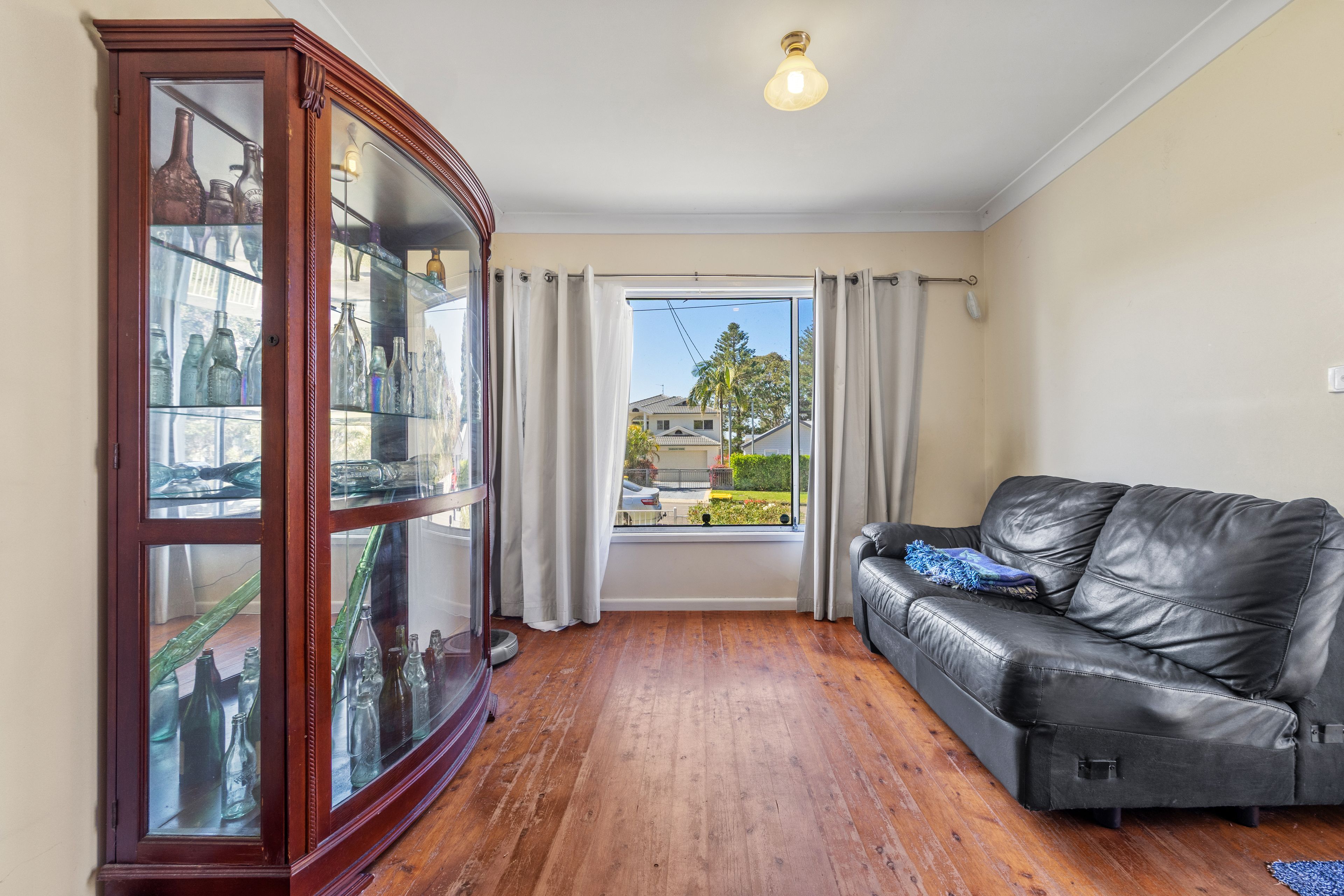140 Sunrise Avenue — photo 6 of 14