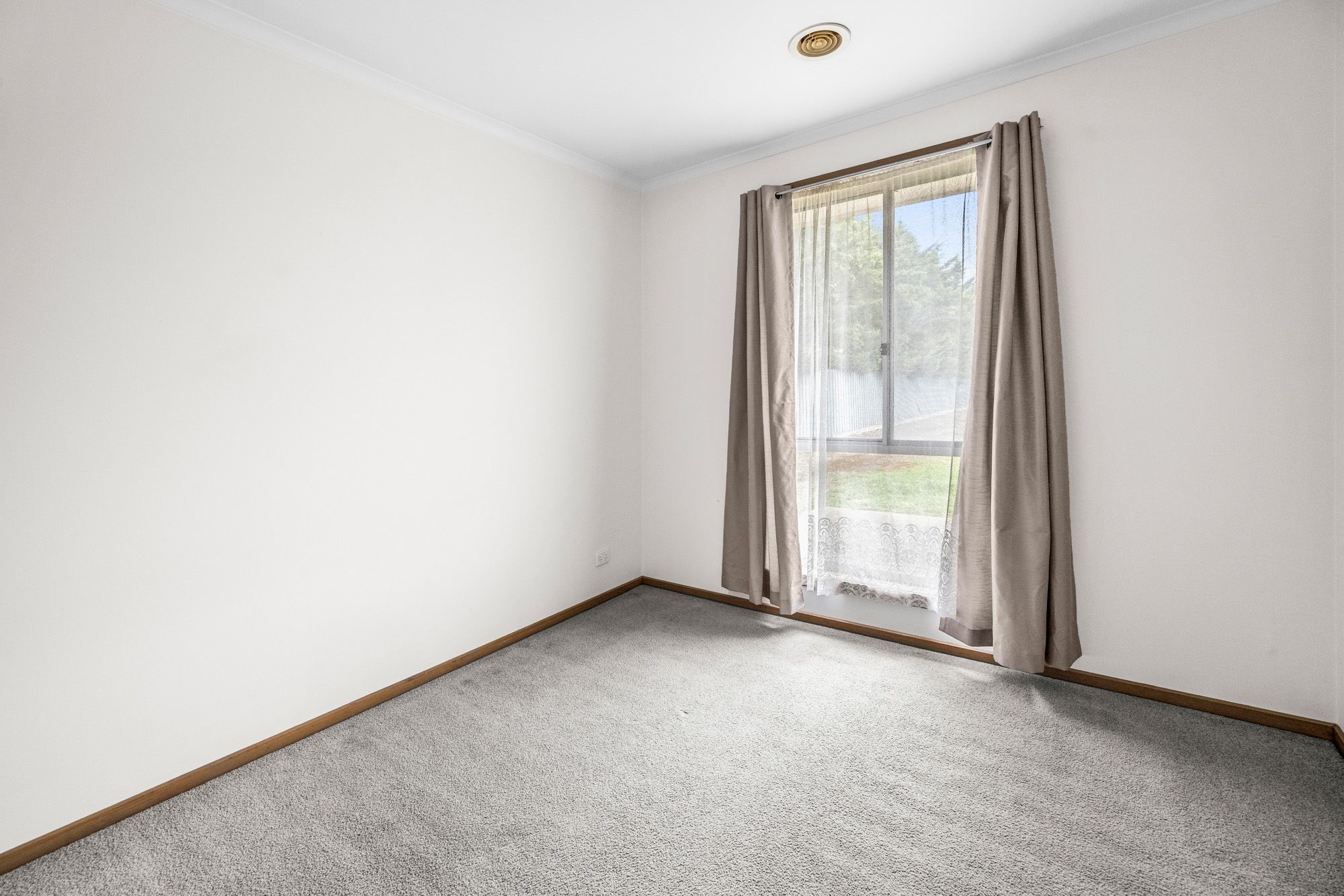 12 Kingston Boulevard — photo 15 of 22