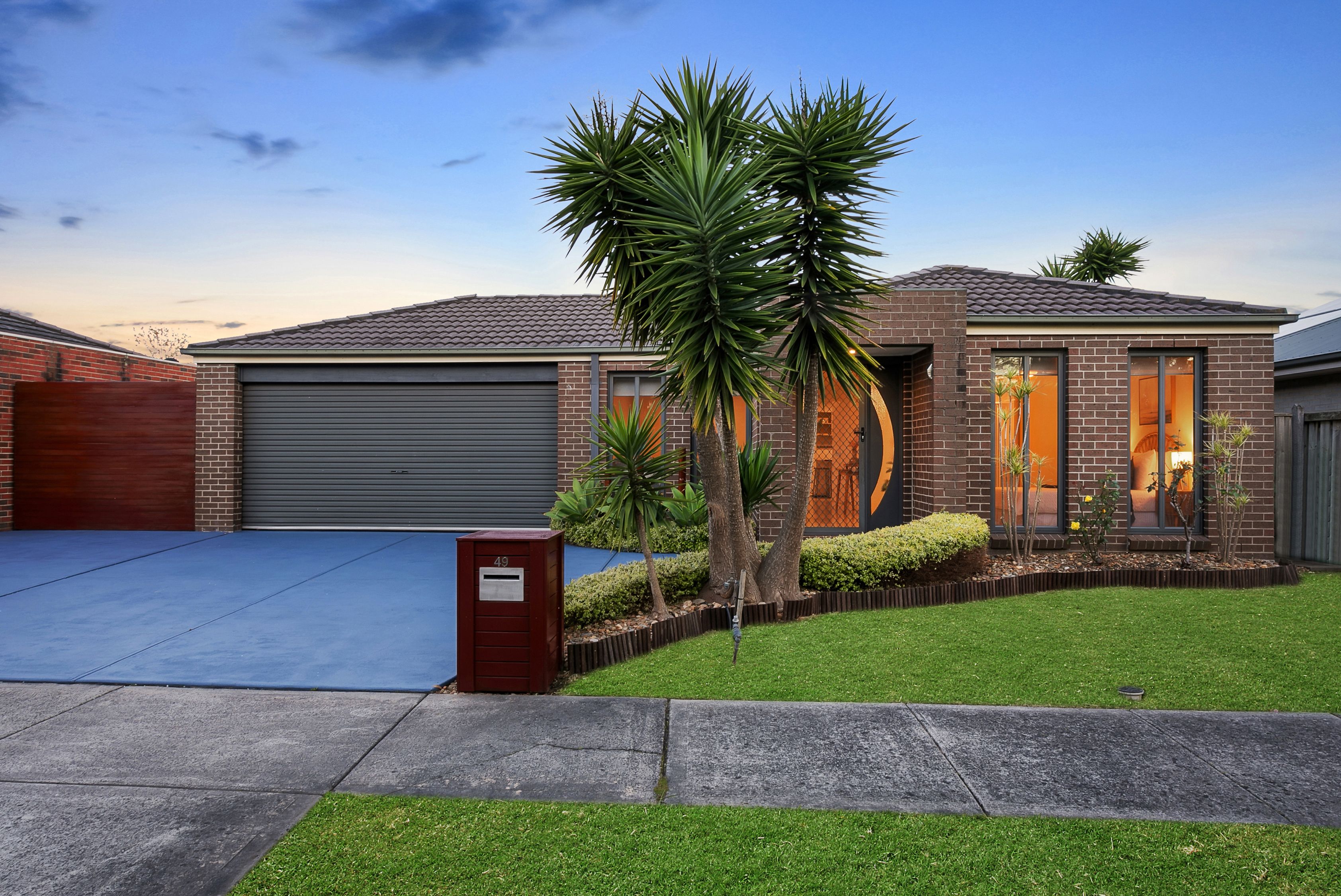 49 Fallingwater Drive, Pakenham VIC 3810