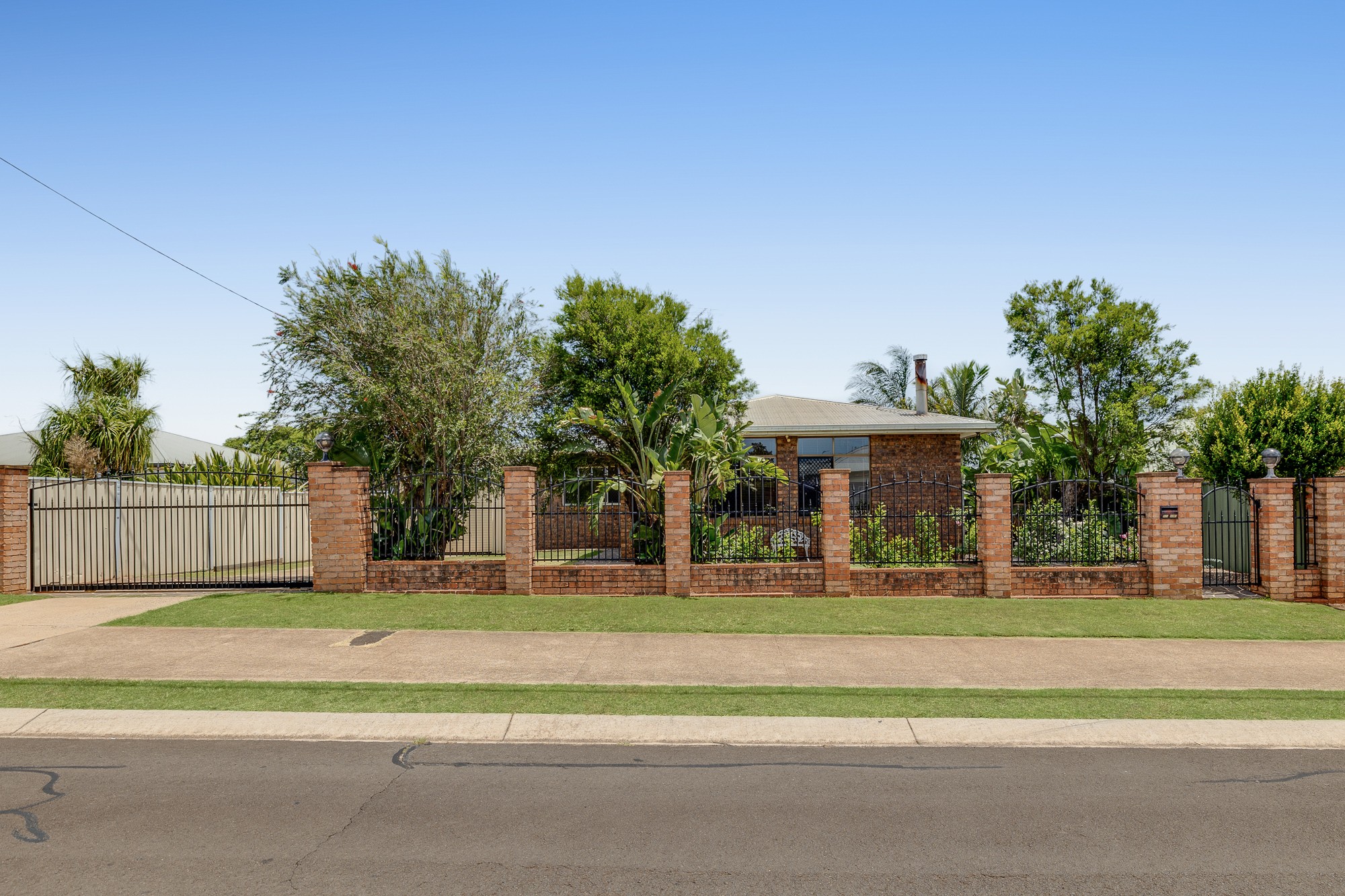 523 Hume Street, Kearneys Spring, QLD 4350