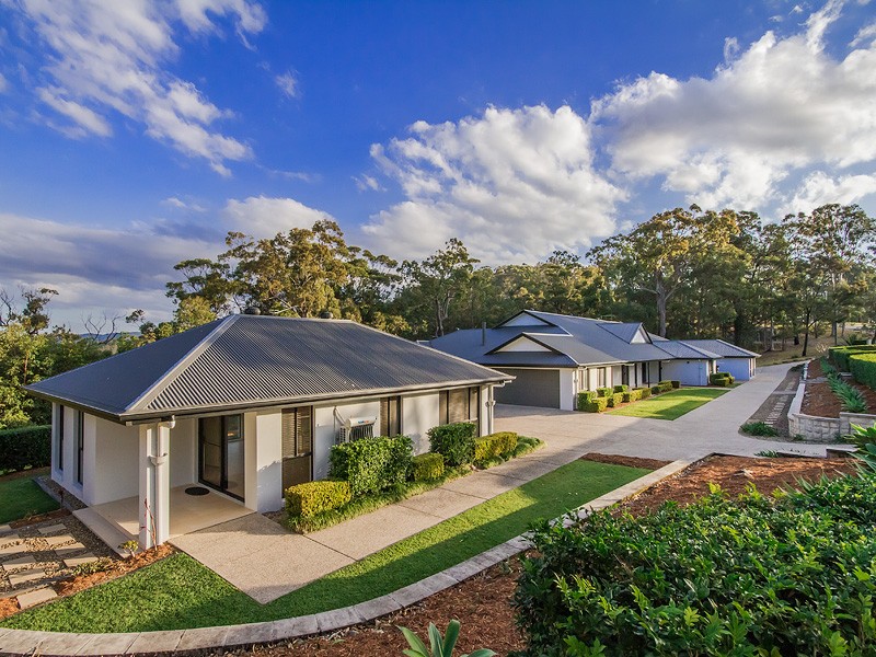 225 Chesterfield Drive, Bonogin, QLD 4213