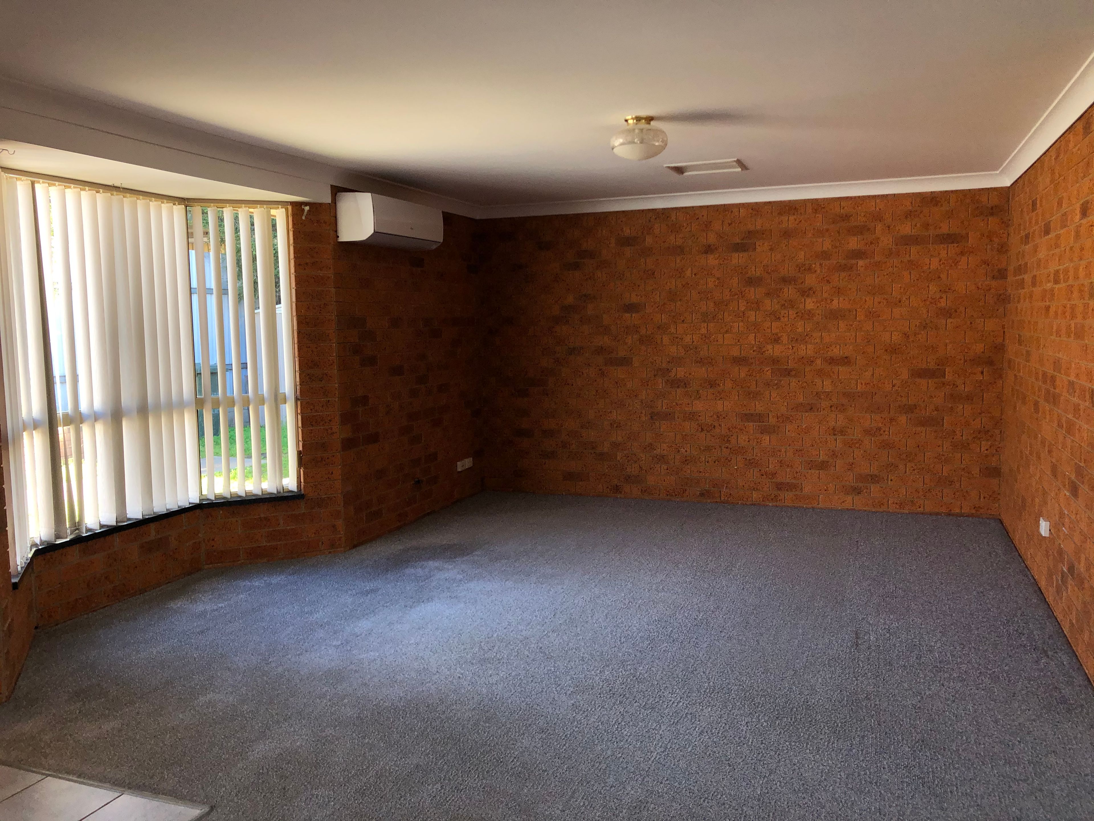 2/5 Hume Place, Tumut, NSW 2720
