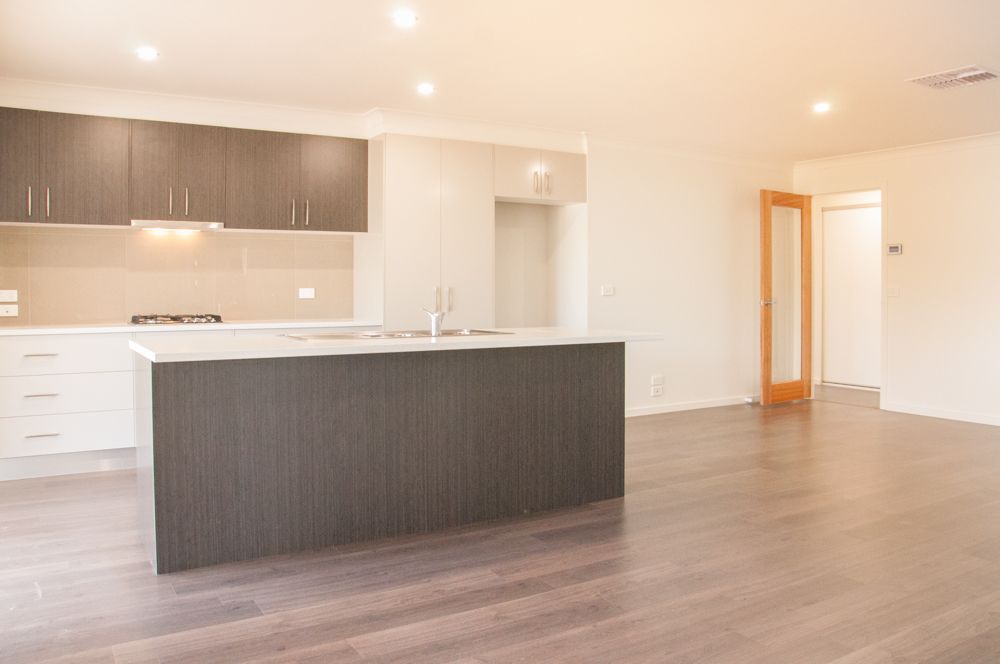 32 Cornwall Avenue, Hamilton Valley, NSW 2641
