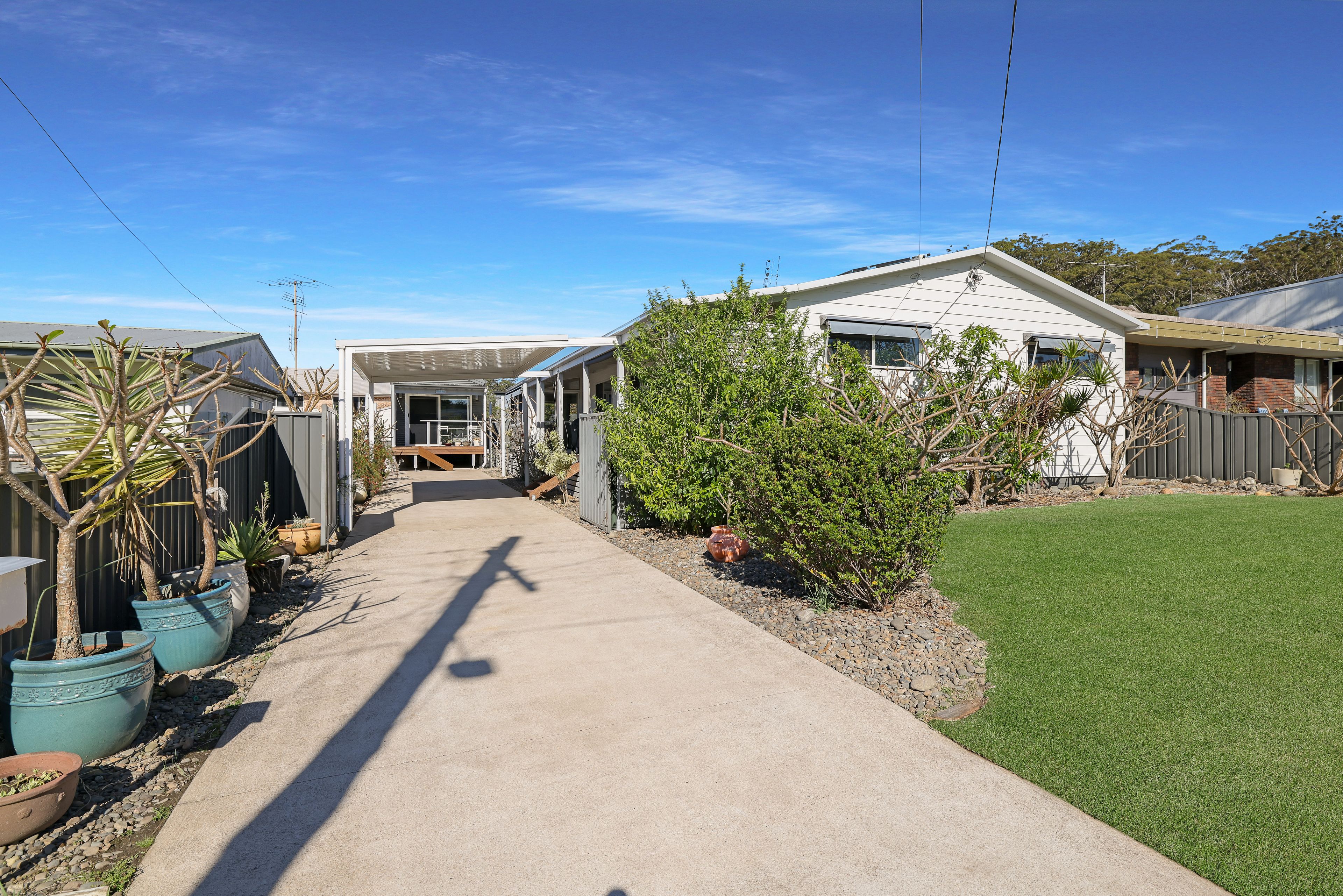 64 Lakehaven Drive — photo 17 of 21