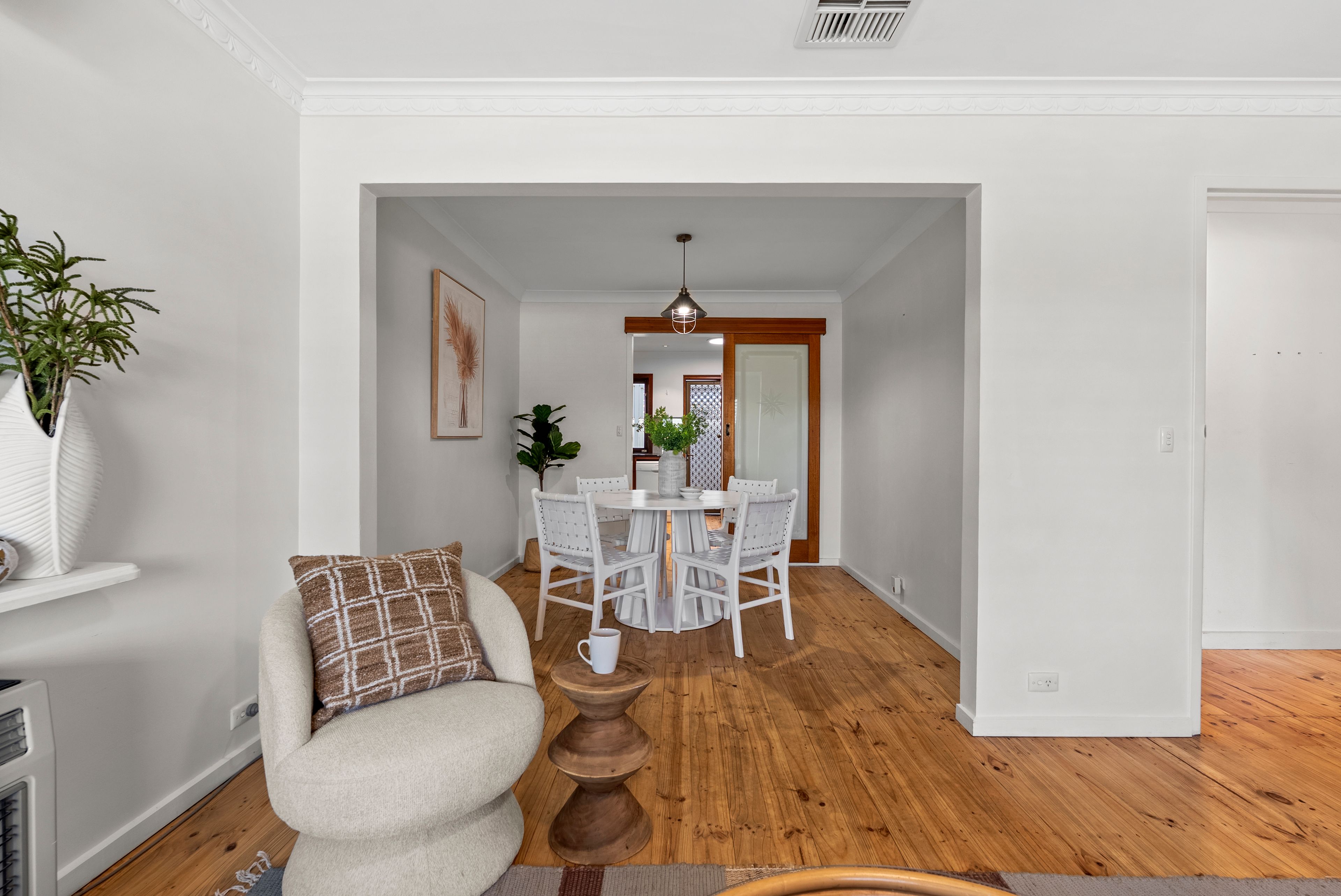 1/6 Hopkins Crescent — photo 7 of 19