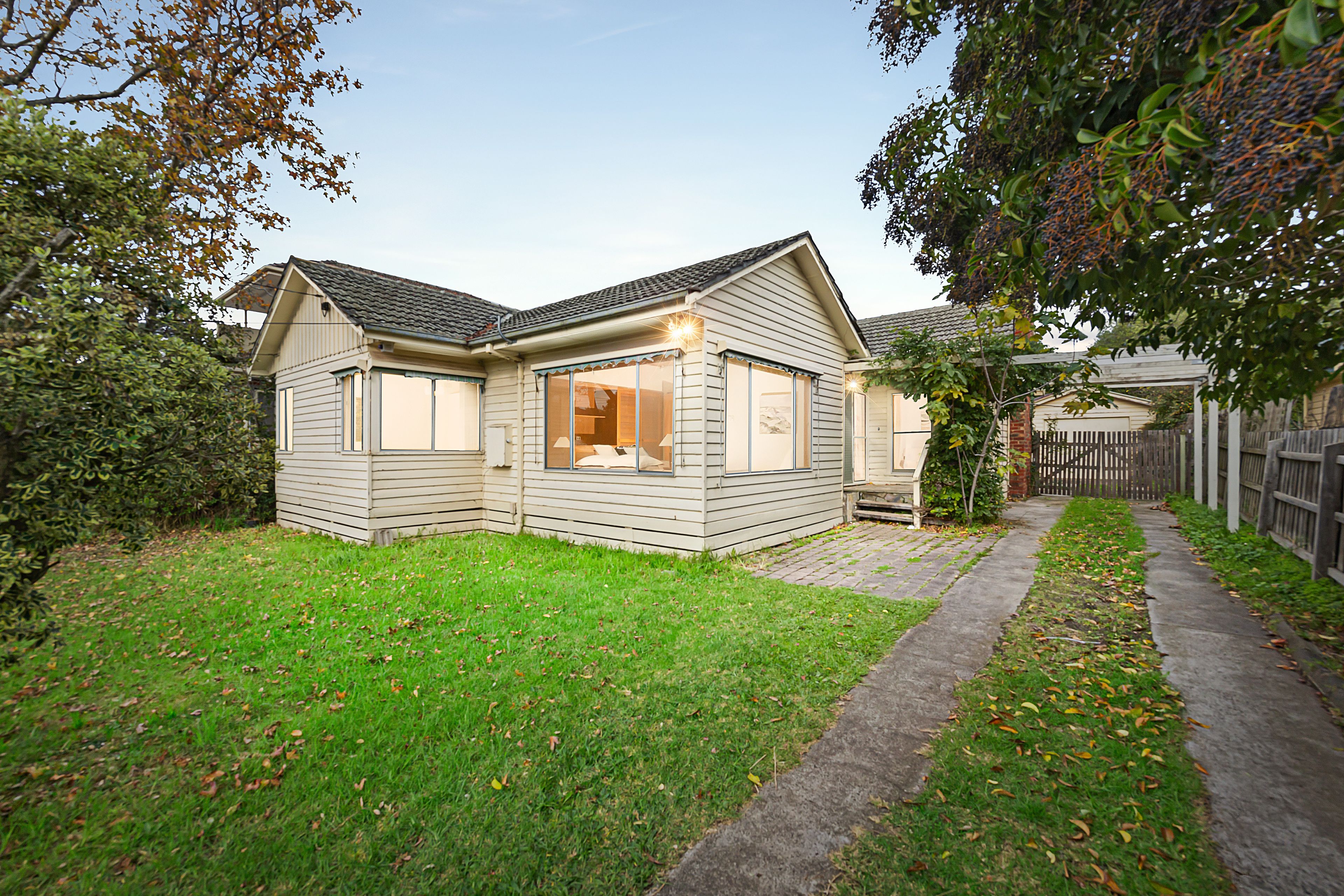 24 Farleigh Avenue — photo from Ray White Clayton