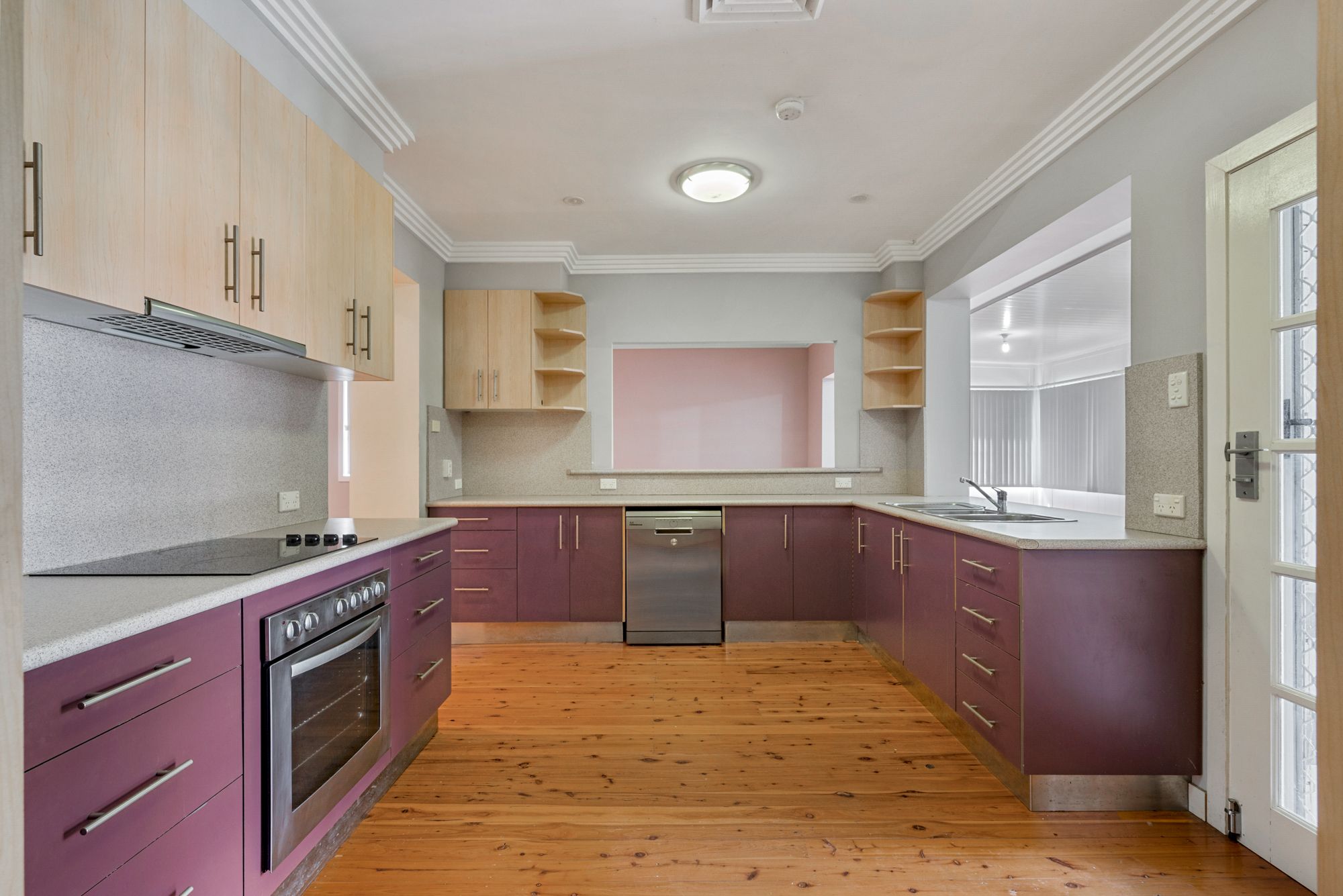 4 Tandara Avenue, Bradbury, NSW 2560