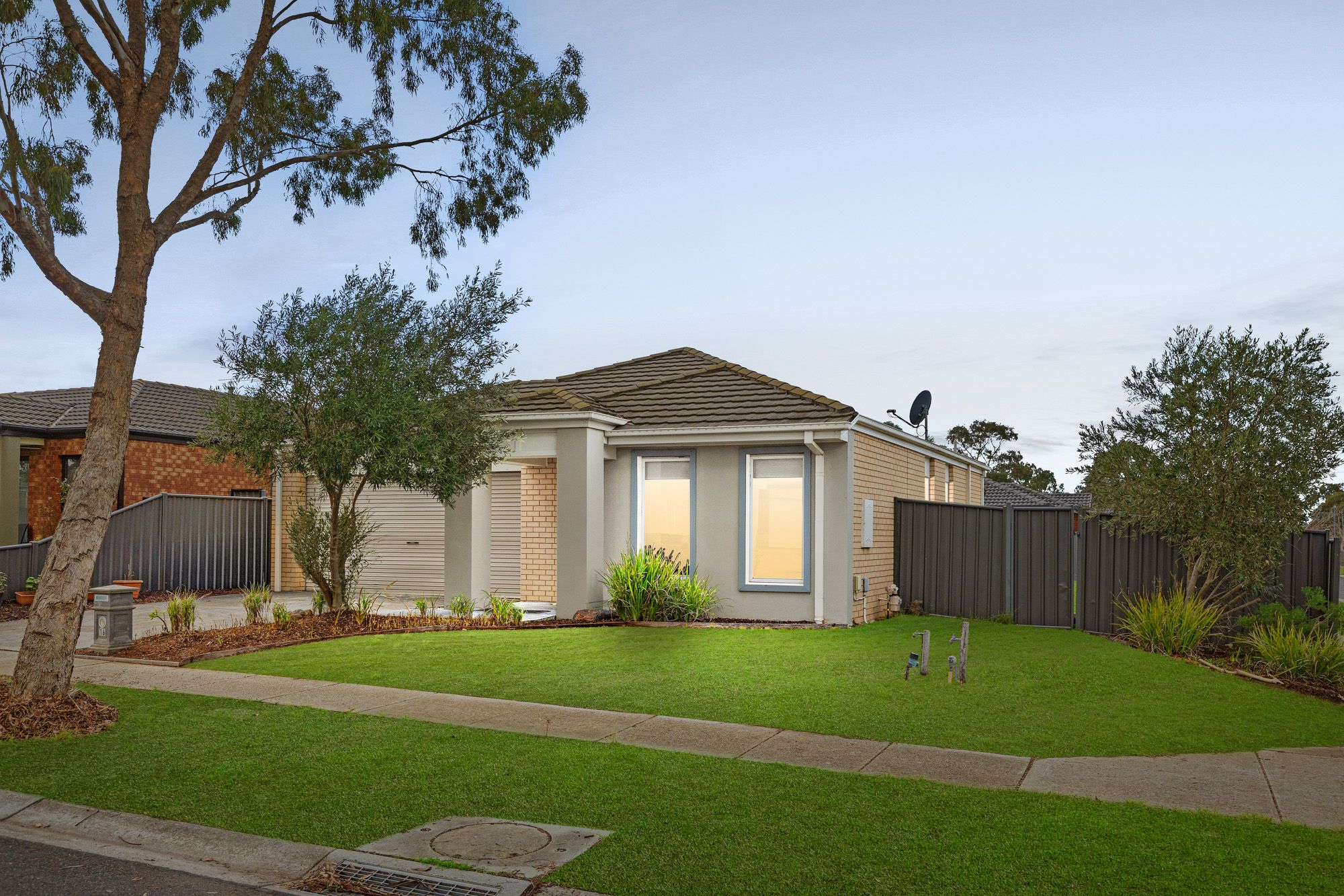 16 Arrowhead Street, MANOR LAKES, VIC 3024