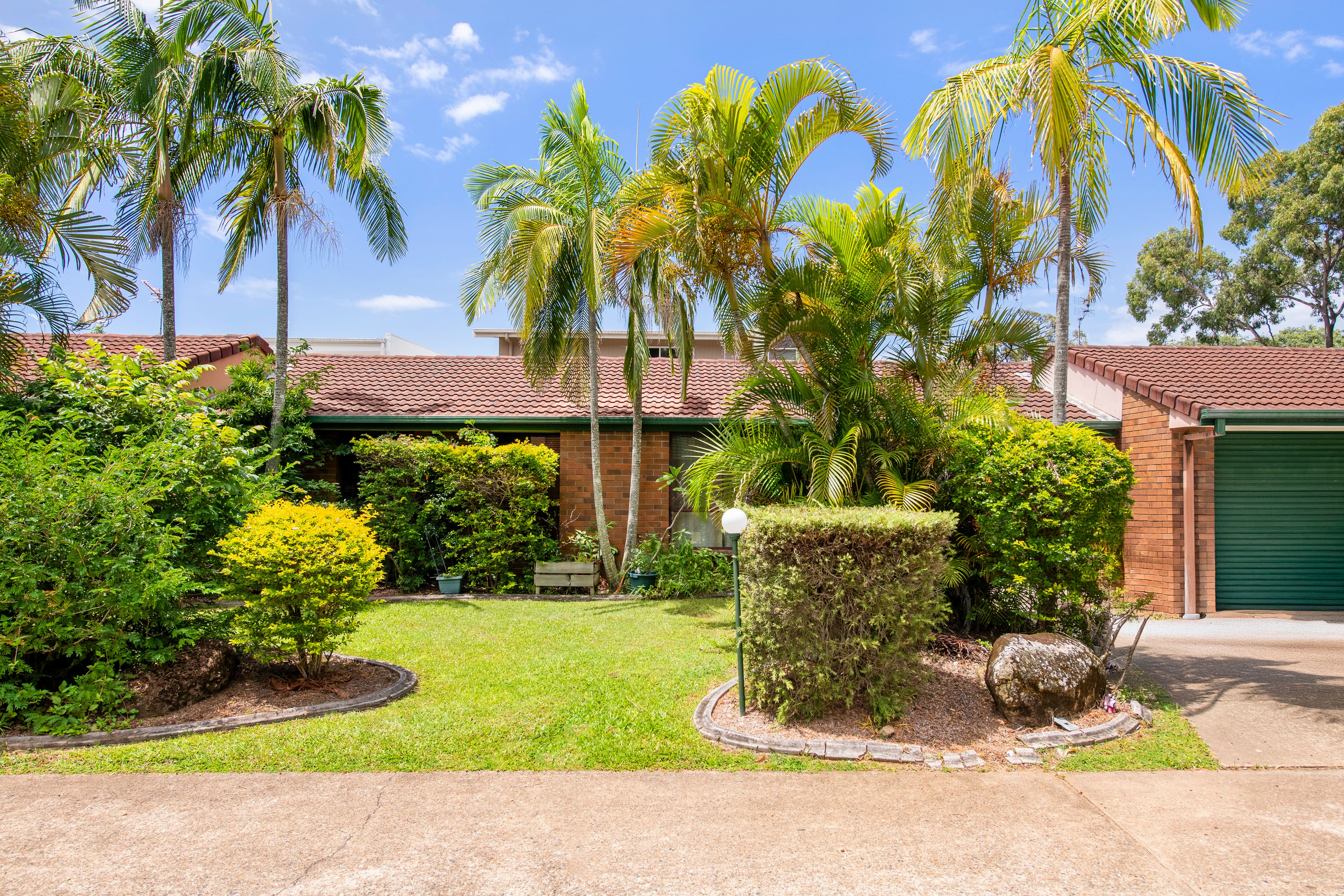 191 Government Road, Labrador QLD 4215