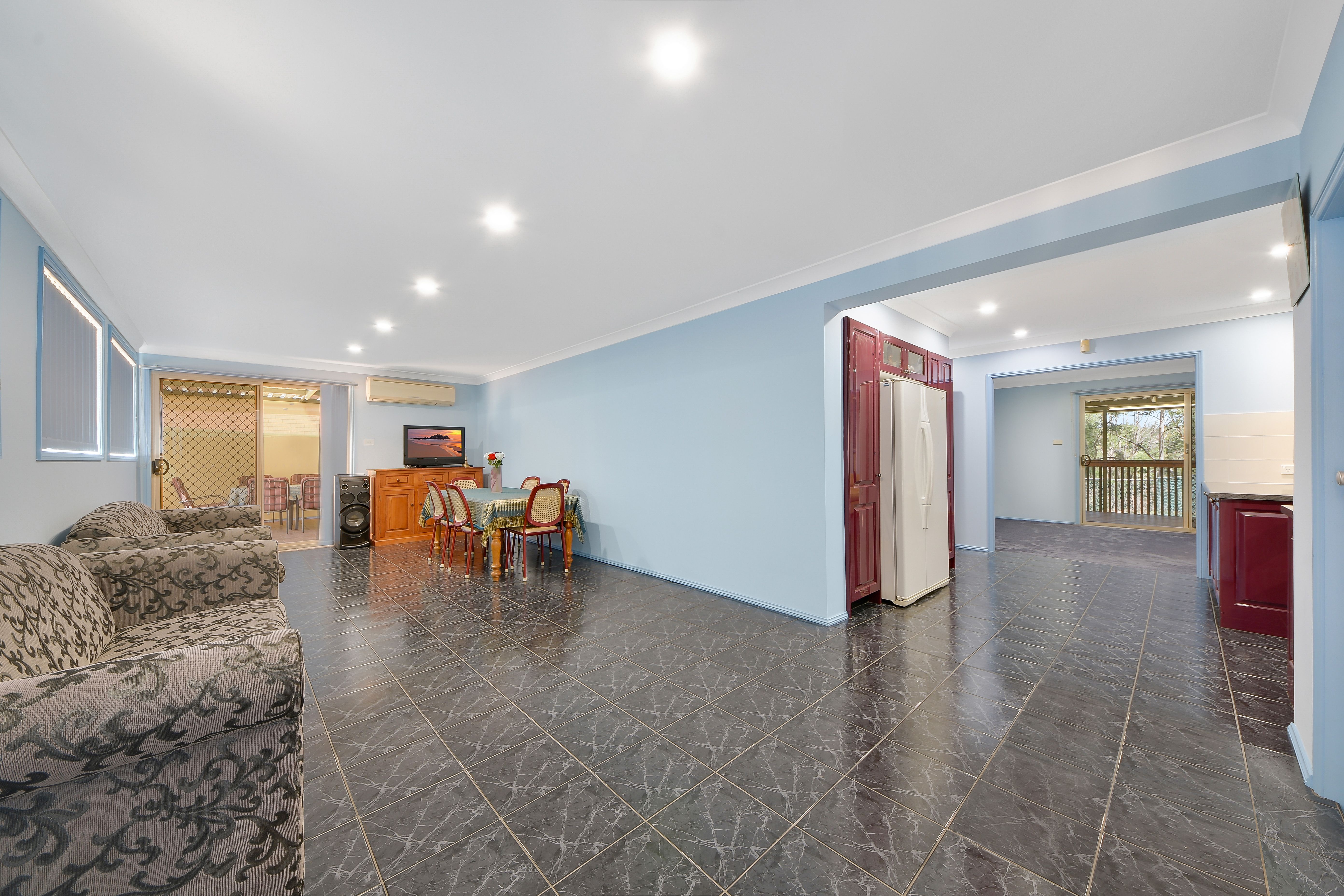 15 Woodlark Place, Glenfield, NSW 2167