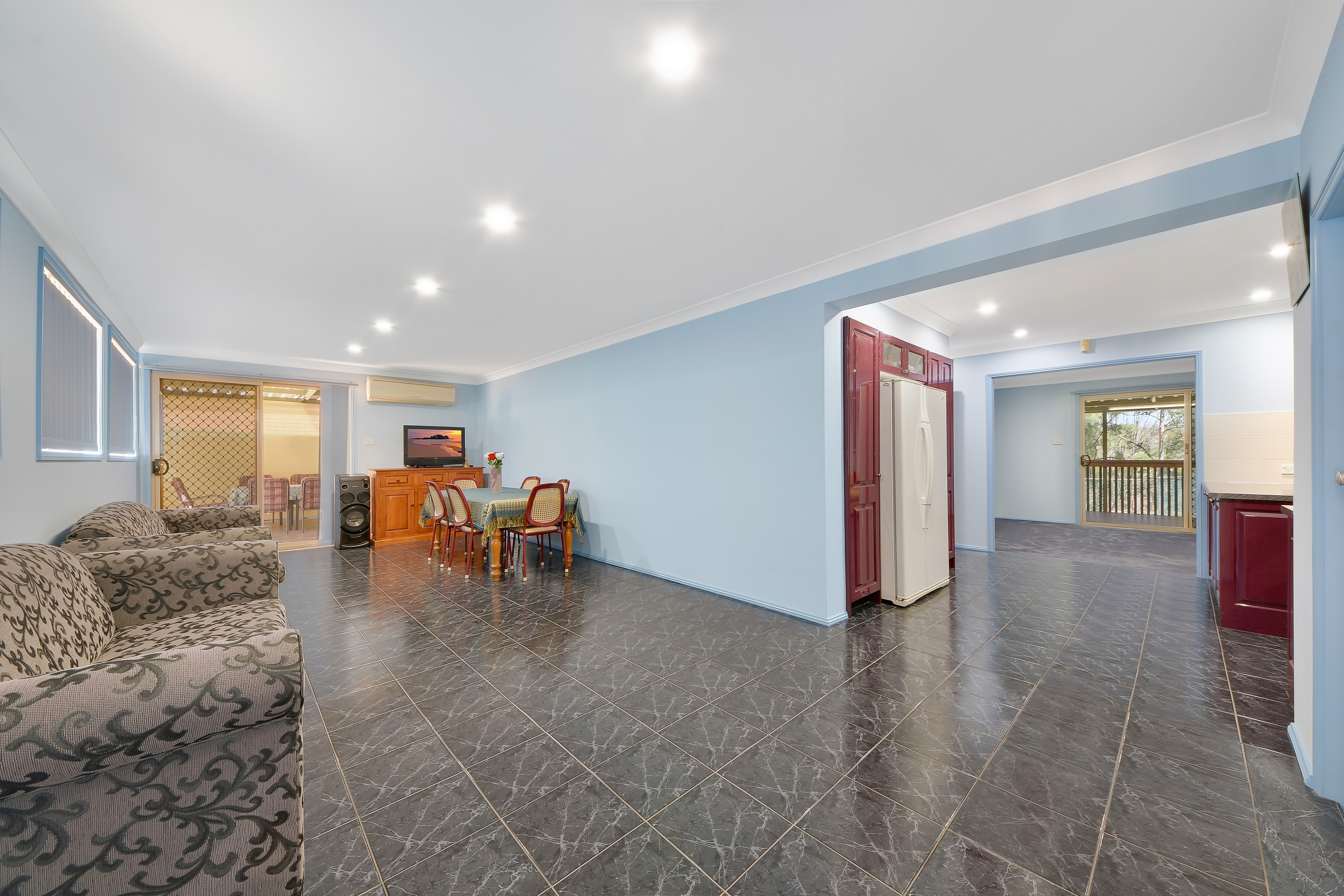 15 Woodlark Place, Glenfield, NSW 2167