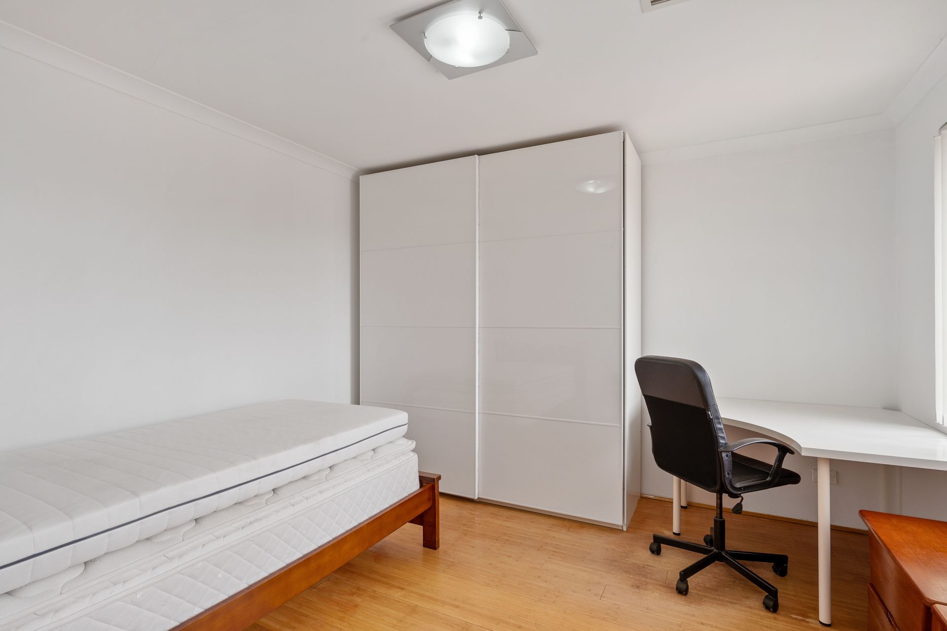 Stylish Double Storey Living in an Unbeatable Kewdale Location — photo 17 of 18