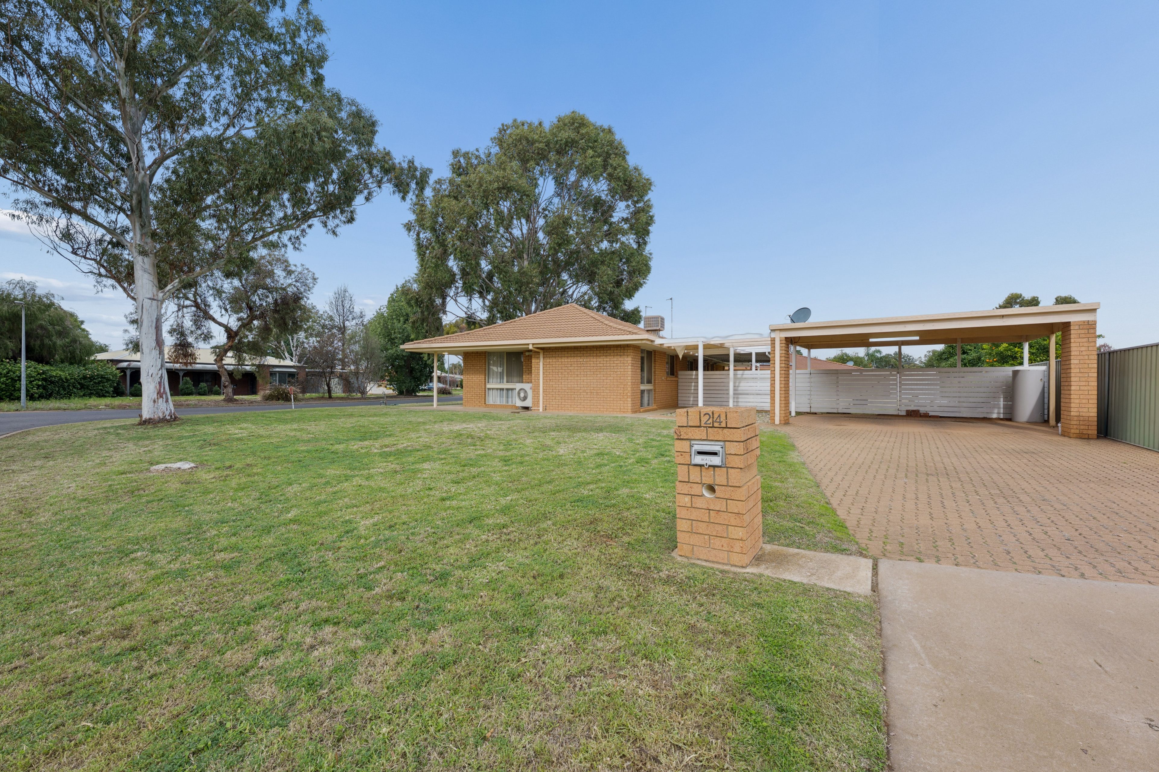 24 Excelsior Drive — photo 17 of 29