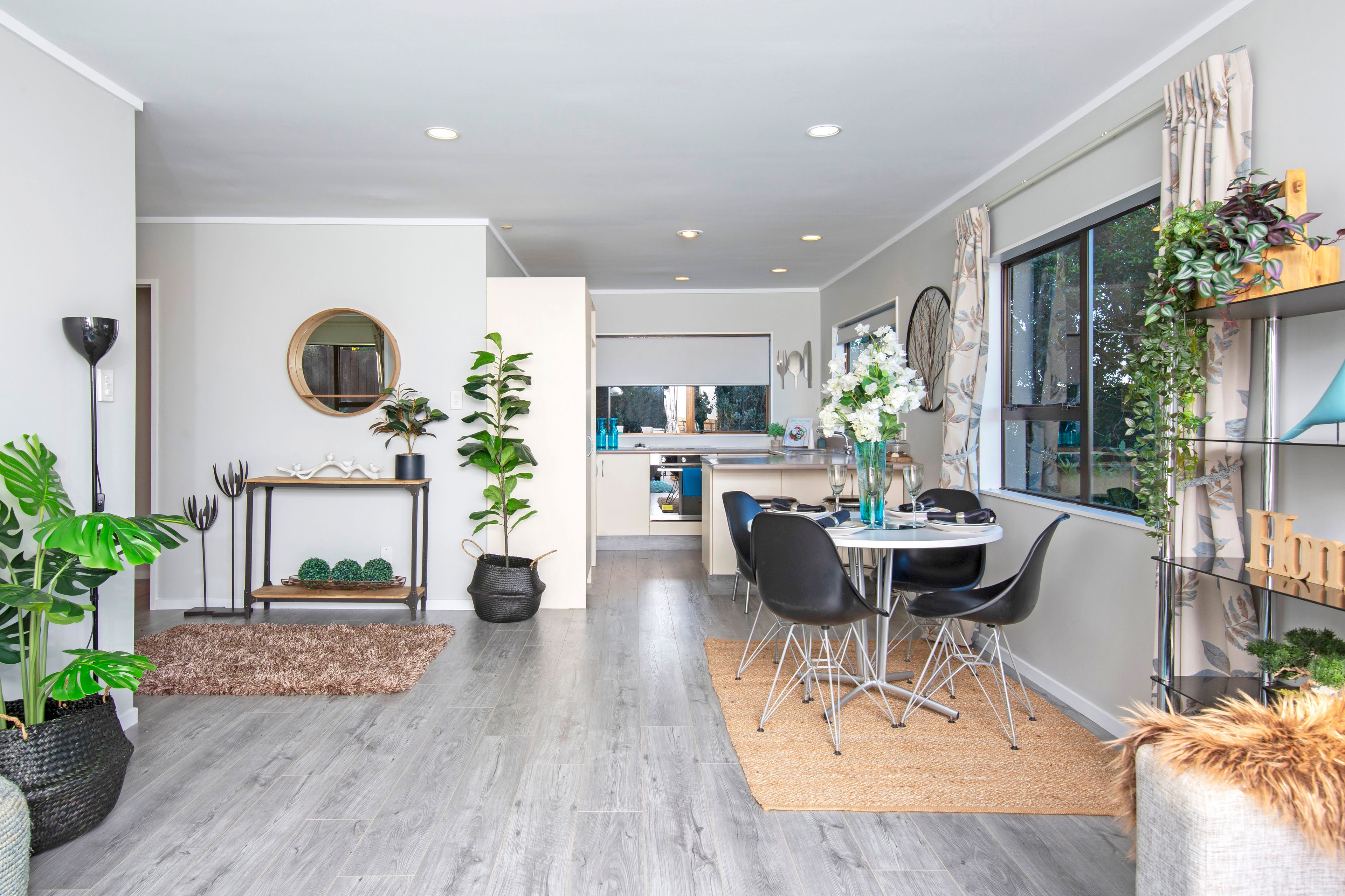 2/70 Mirrabooka Avenue, Botany Downs, Manukau City