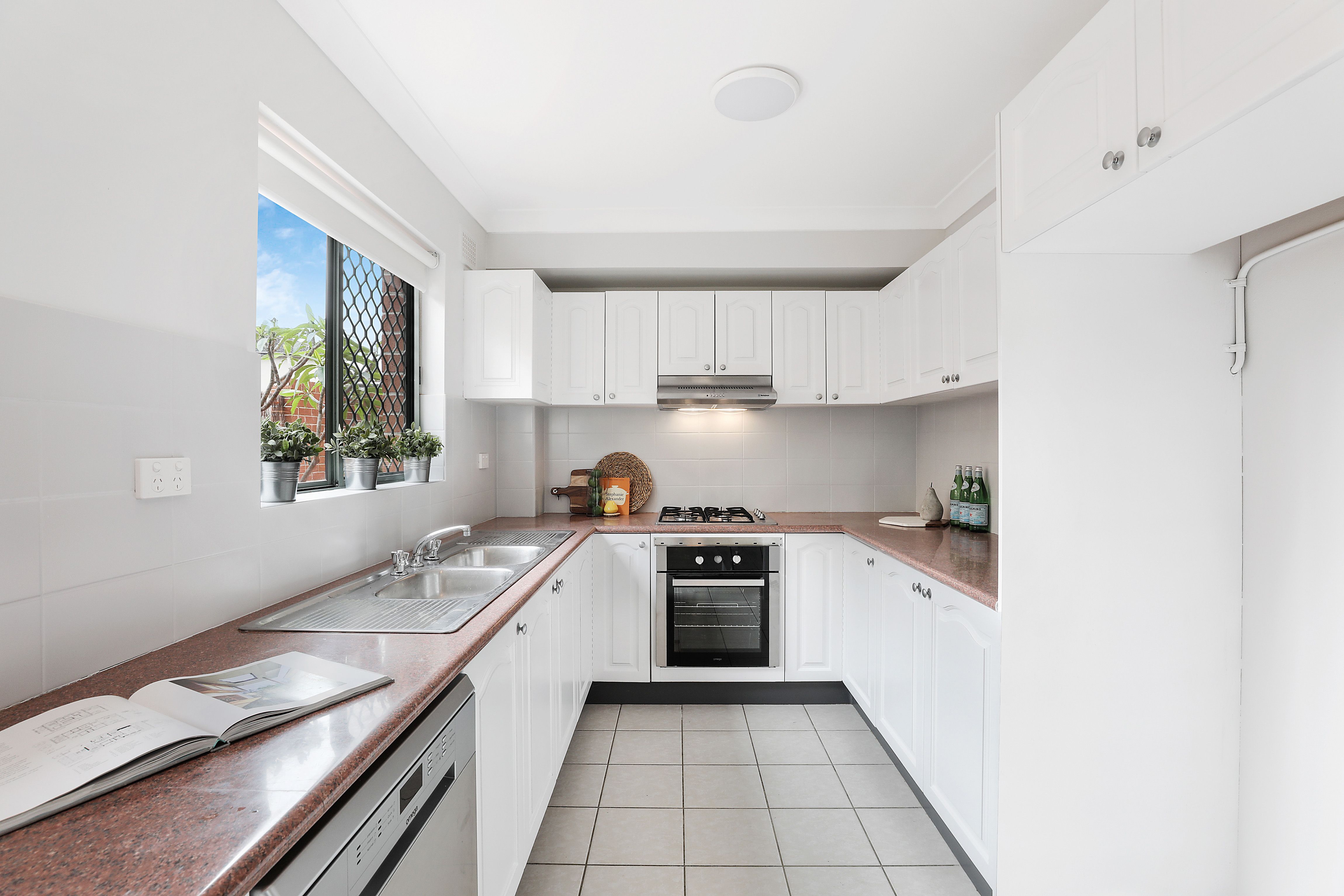 2/27-31 Crinan Street, Hurlstone Park, NSW 2193
