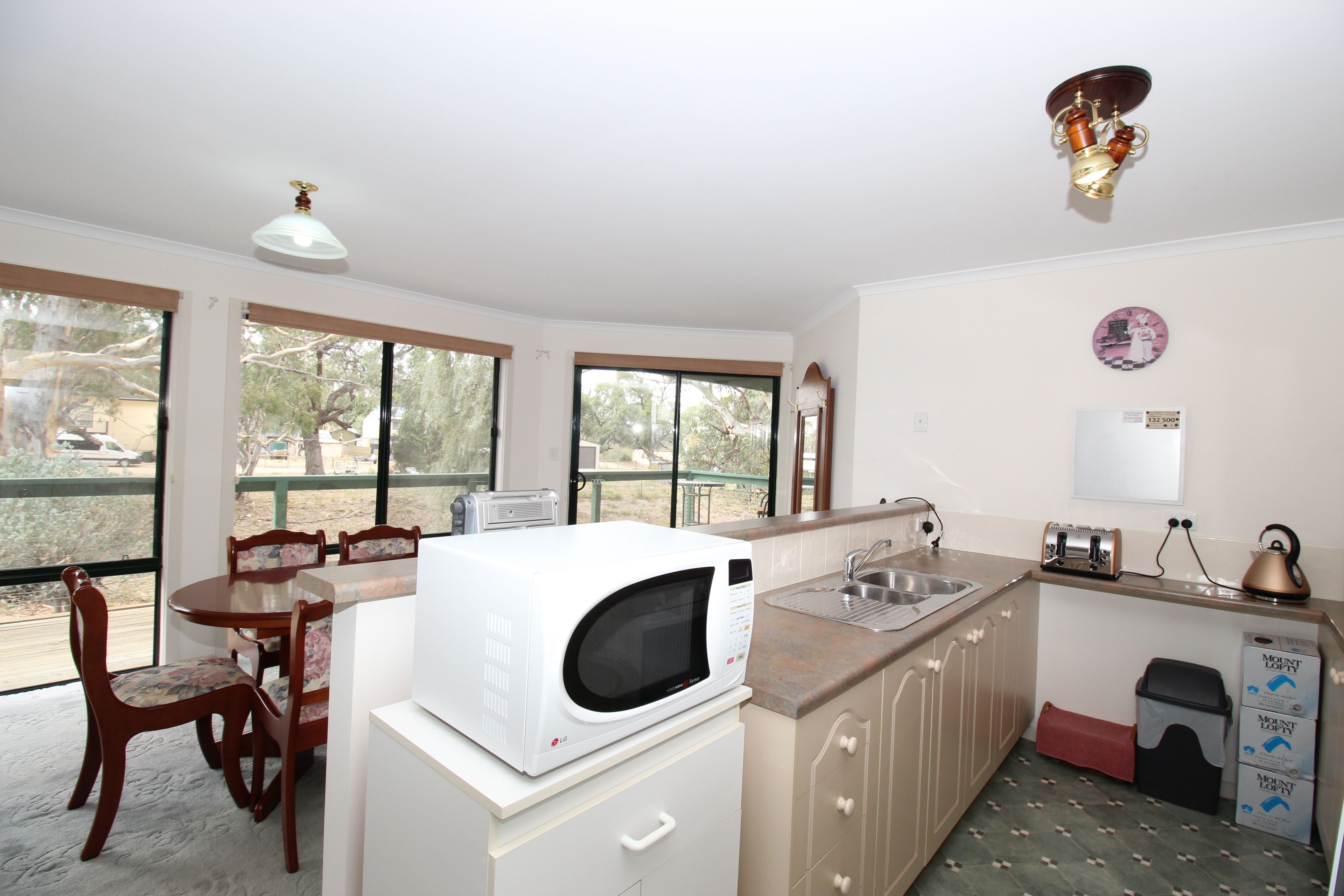 5 McPhee Avenue, Blanchetown, SA 5357