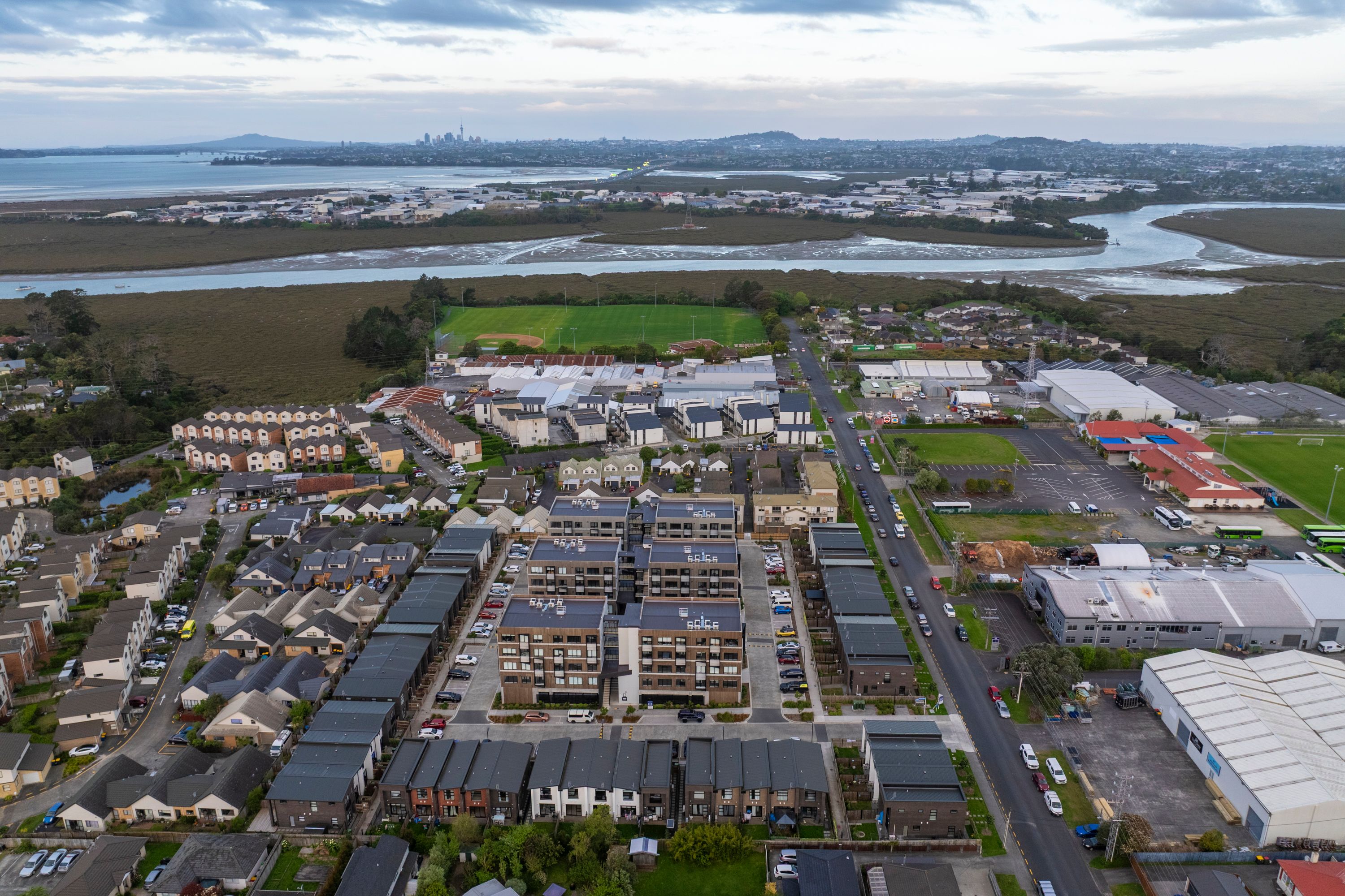 201/3 Rauemi Way, Te Atatu South, Waitakere City