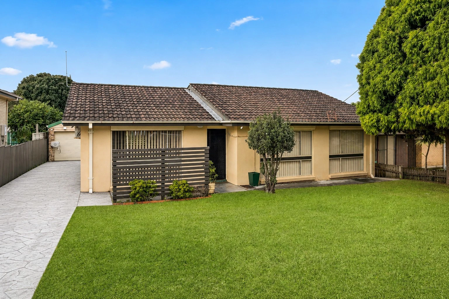 27 Loftus Drive, Barrack Heights, NSW 2528