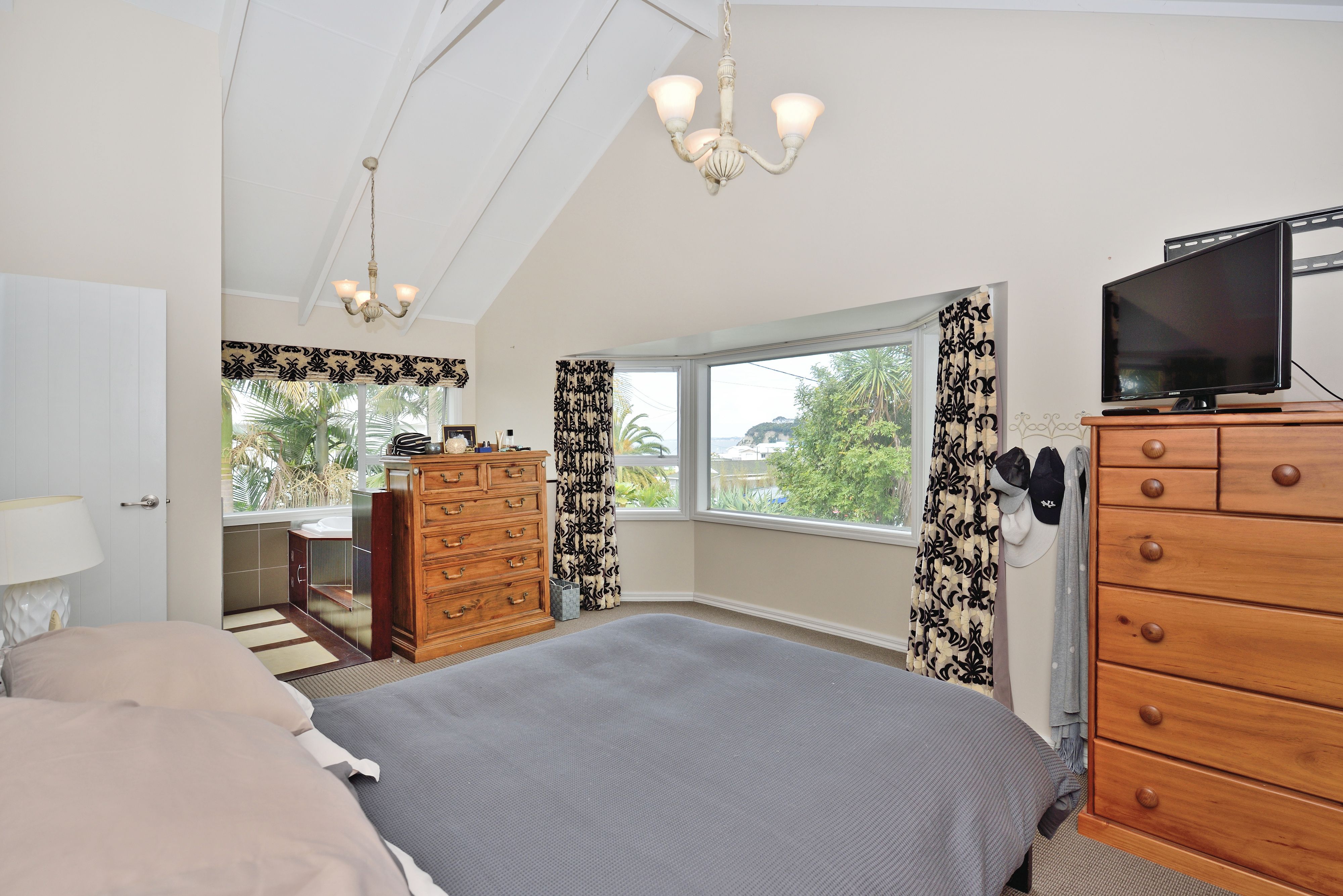 1076 Whangaparaoa Road, Manly, Rodney