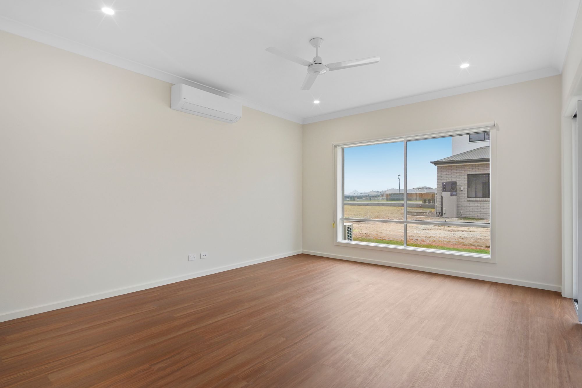 14 Magenta Street — photo 4 of 22