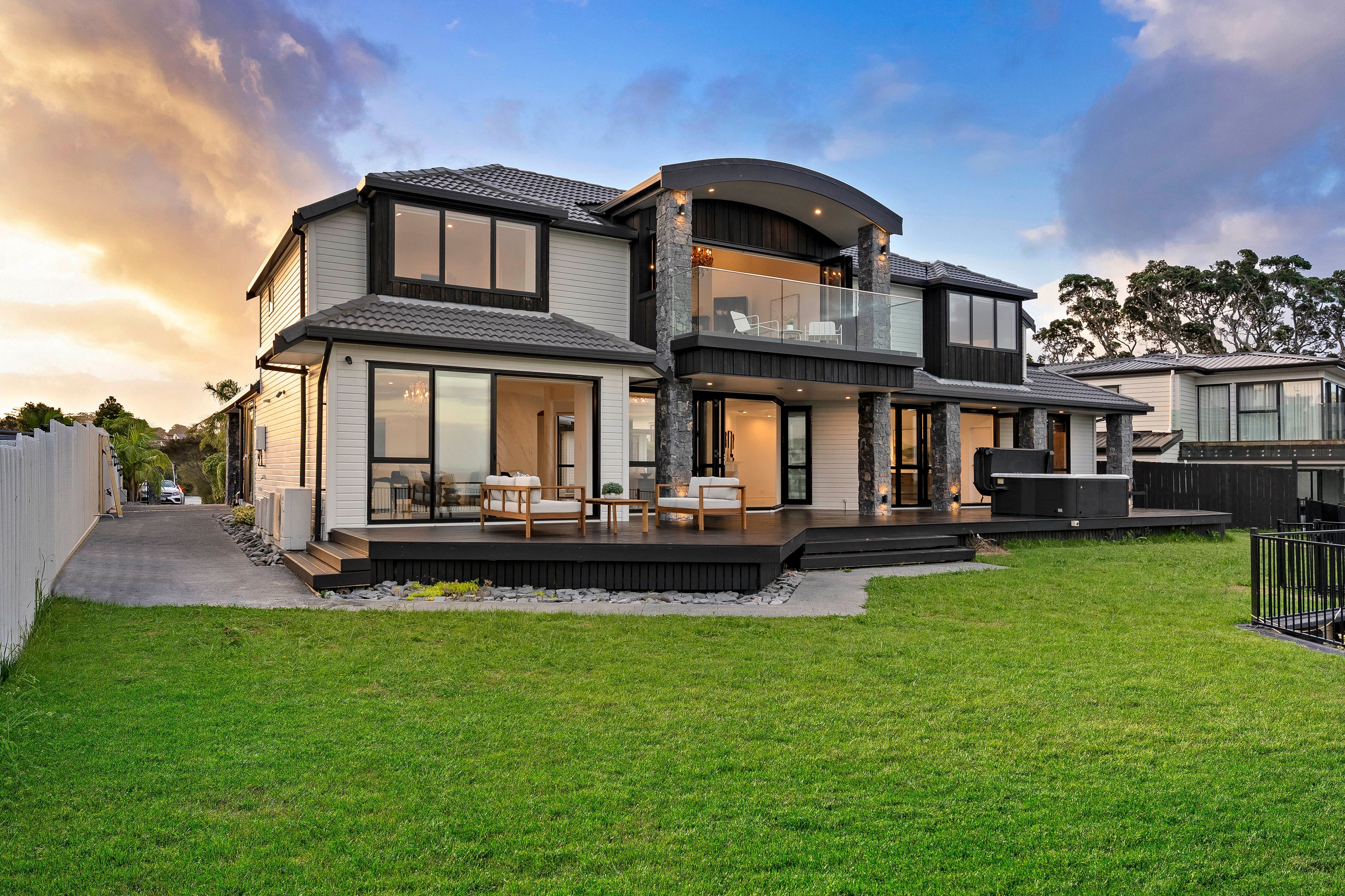 257 Beach Road, Campbells Bay, North Shore City