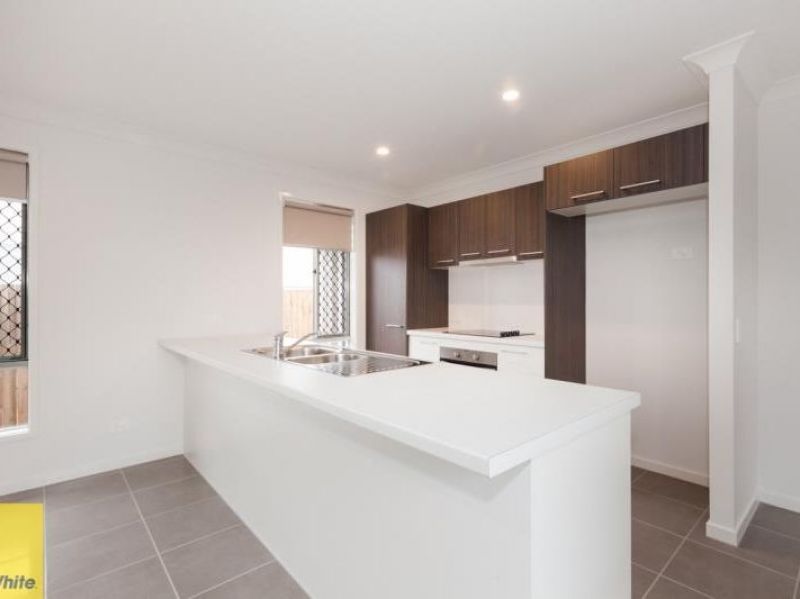 11 Primrose Cresent, Redbank Plains, QLD 4301