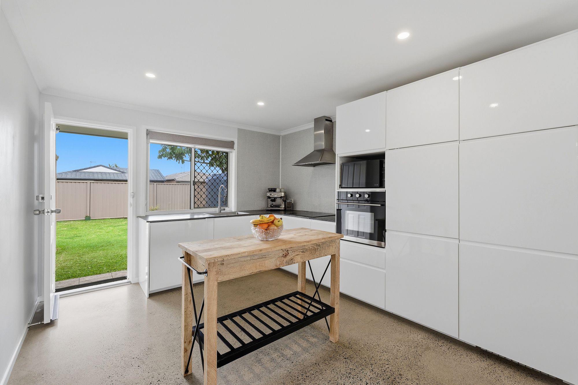 11 Capiten Court — photo 3 of 25