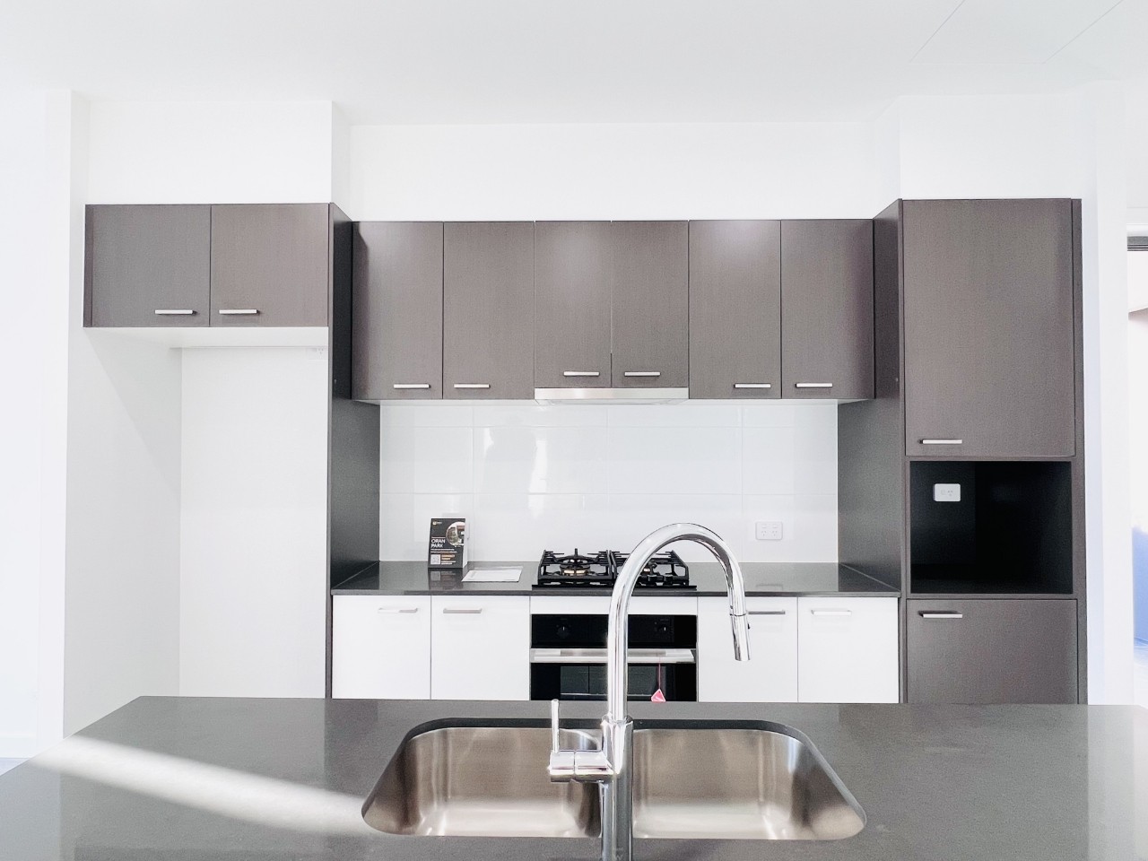 2/4 Grassbird Avenue, Oran Park, NSW 2570