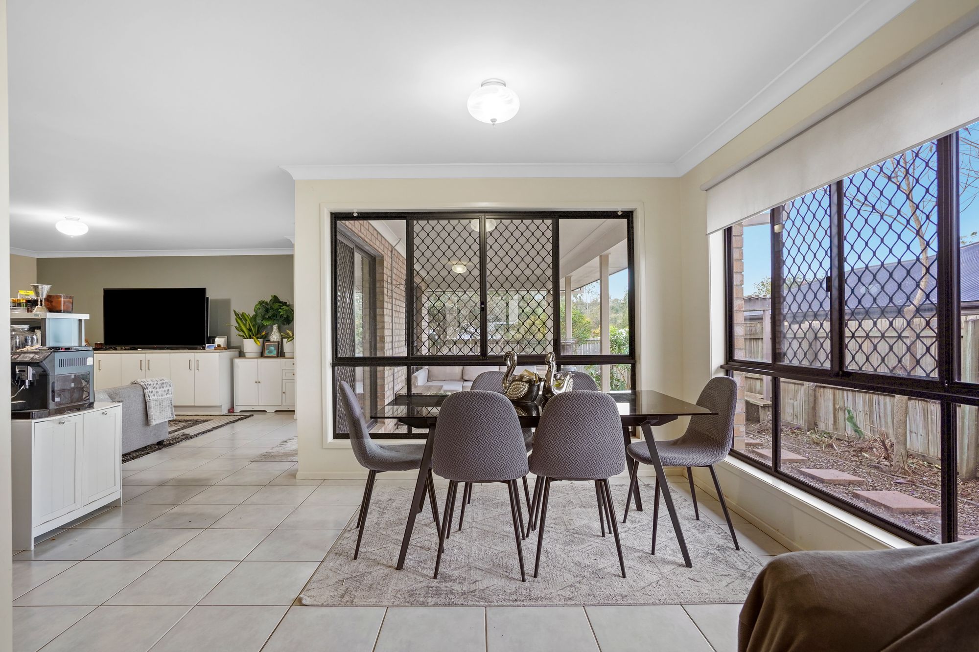 127 Currajong Place — photo 7 of 15