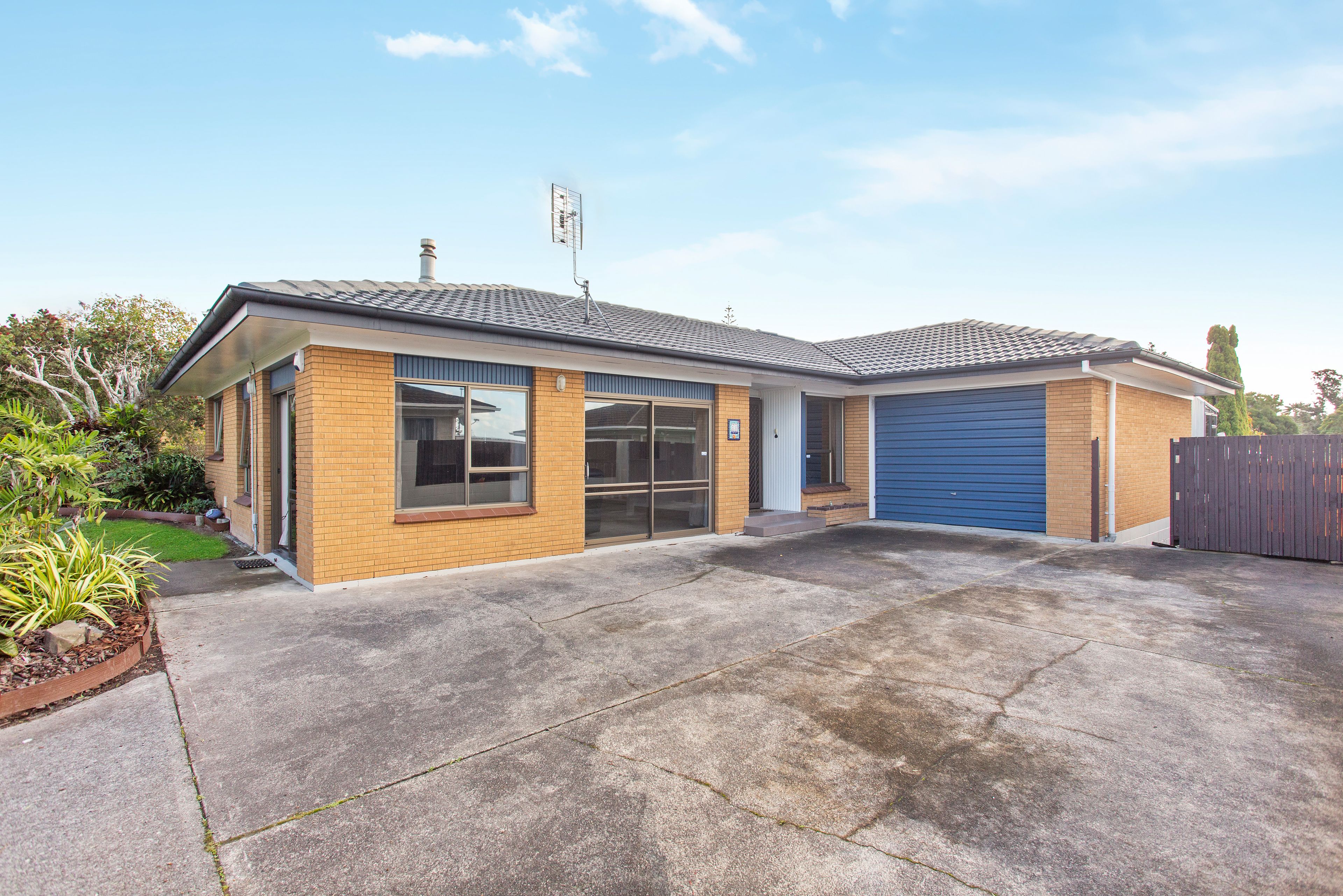 10 Tanoa Place, Glendene, Waitakere City