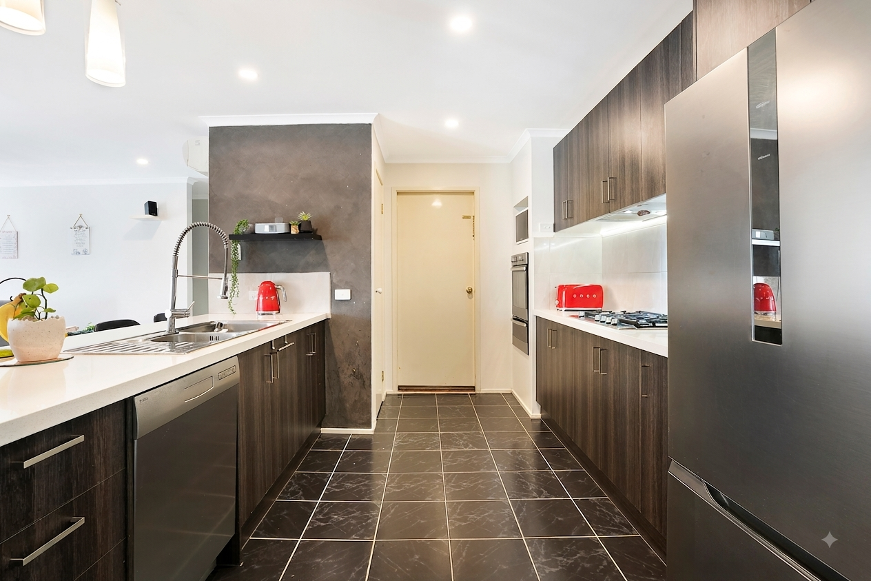 10 Woodchase Court, Cranbourne East, VIC 3977