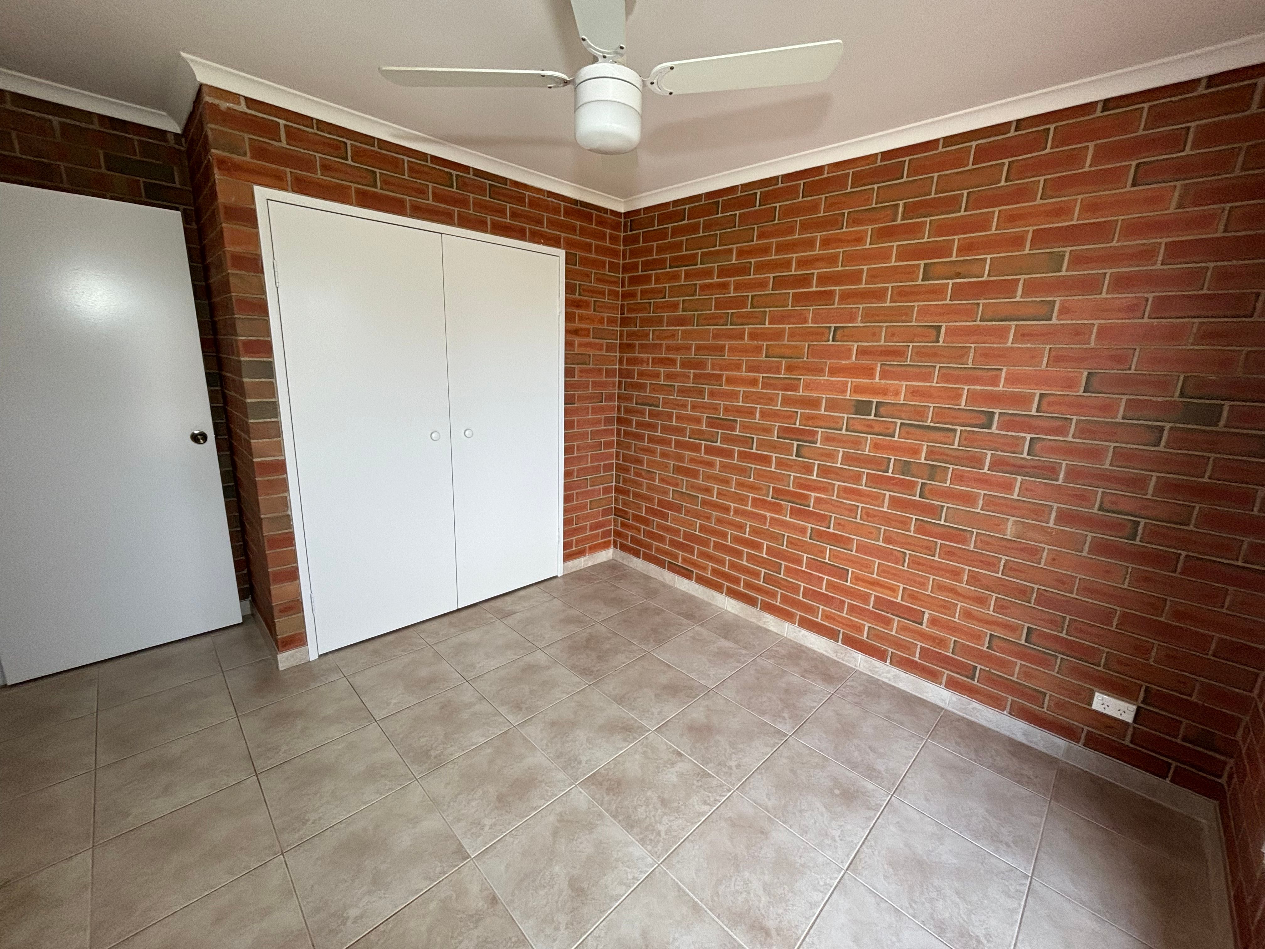 24-26 Uri Street — photo 15 of 23