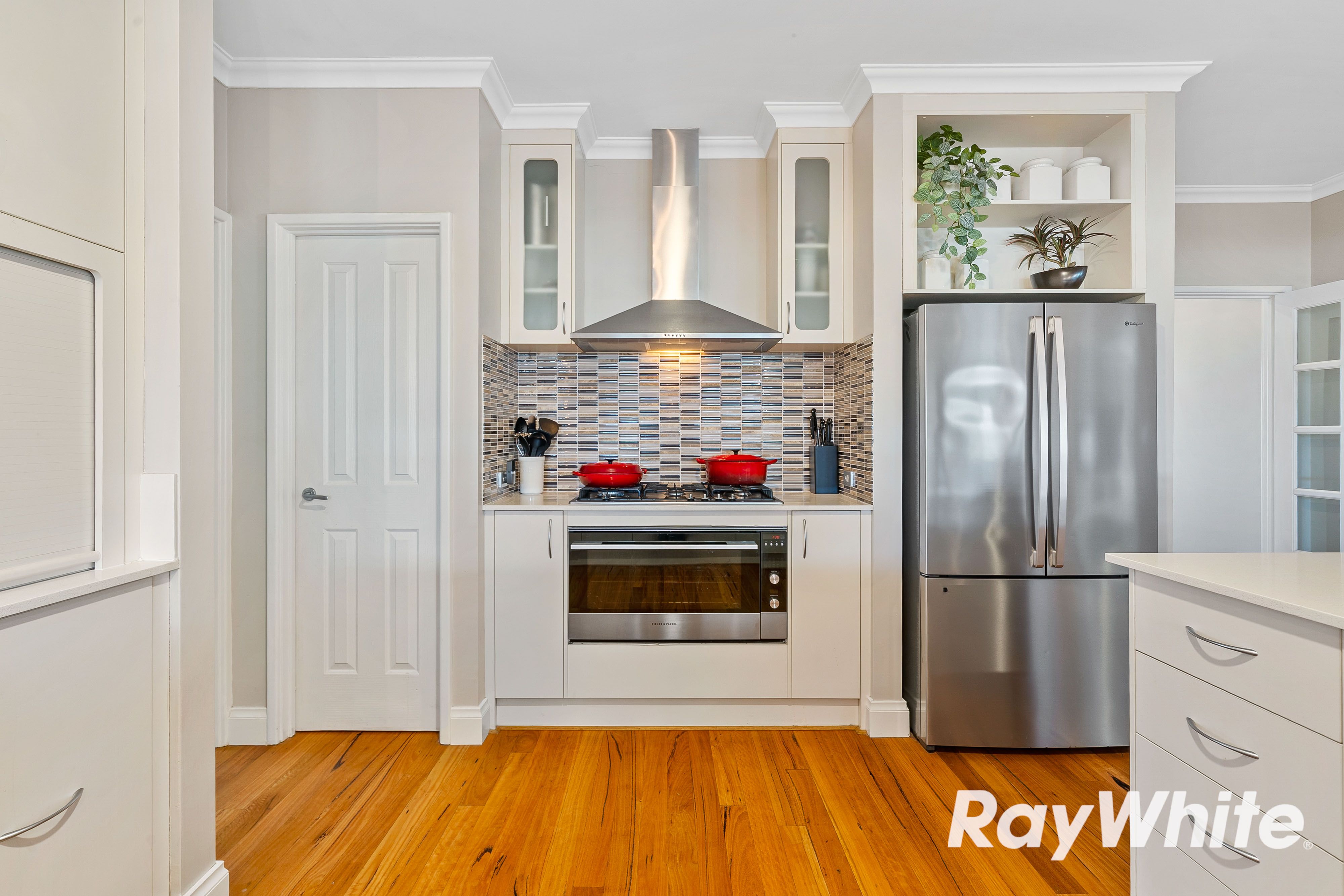 6 Lorea Loop, Halls Head, WA 6210