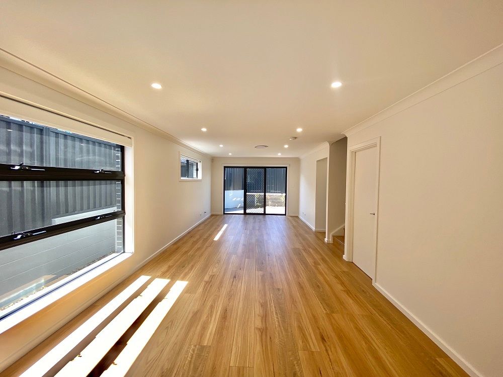 6/75 Mary Ann Drive, Glenfield, NSW 2167