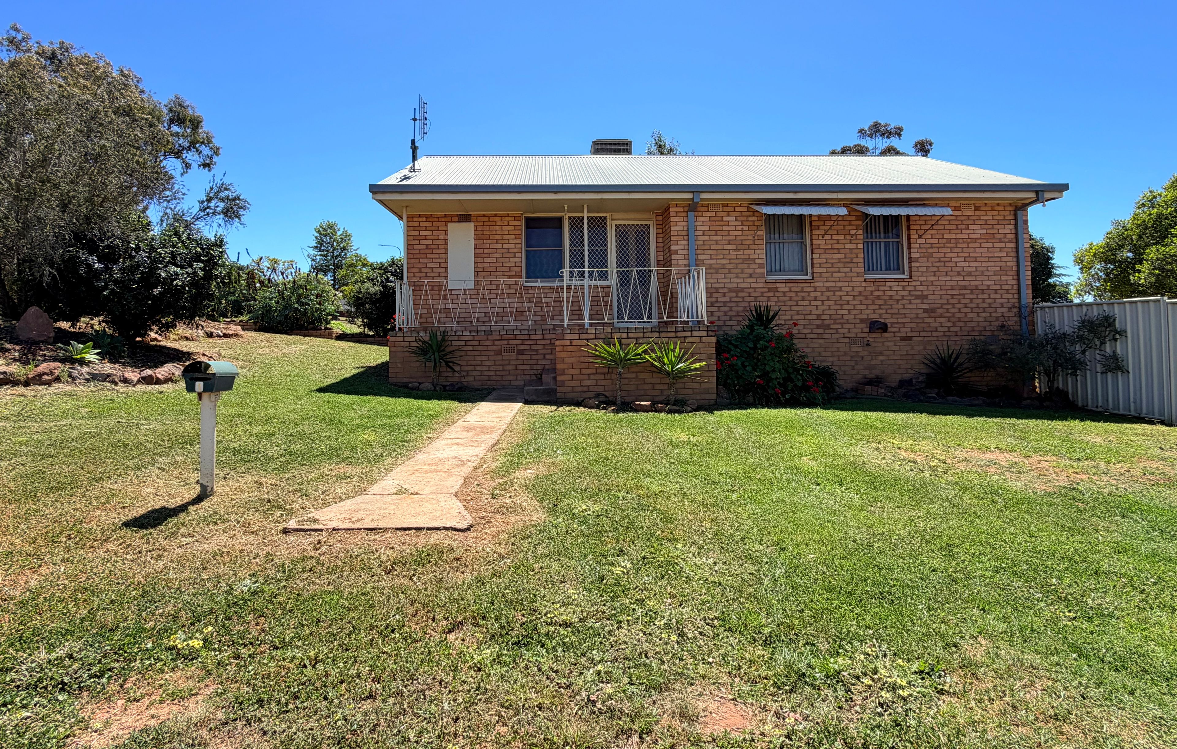 1 Miller Street — photo from Ray White Parkes